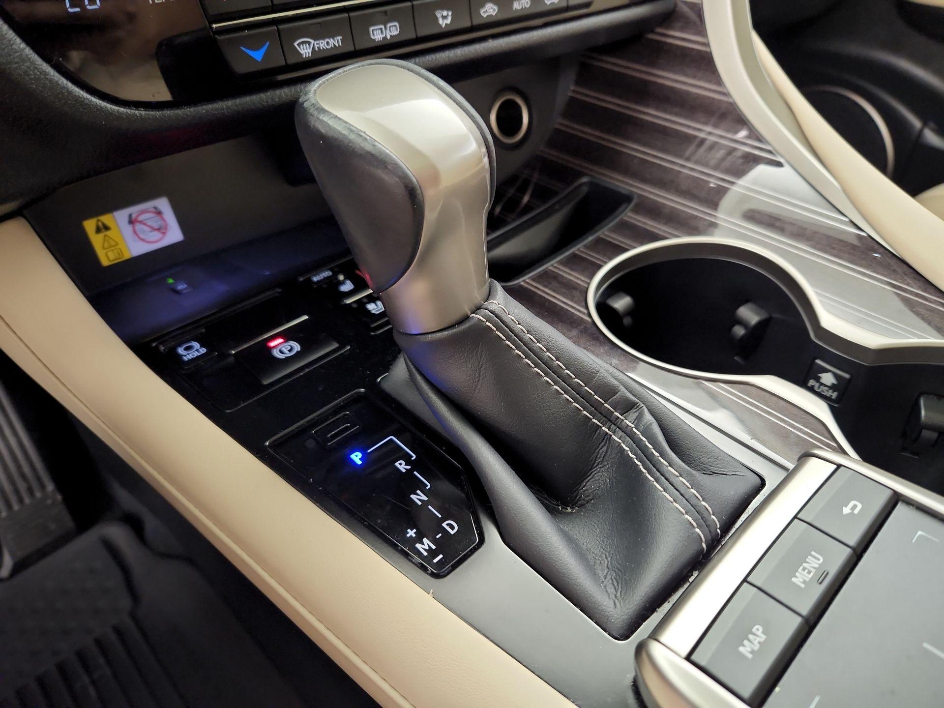 Thumbnail: 2022 Lexus RX - 18