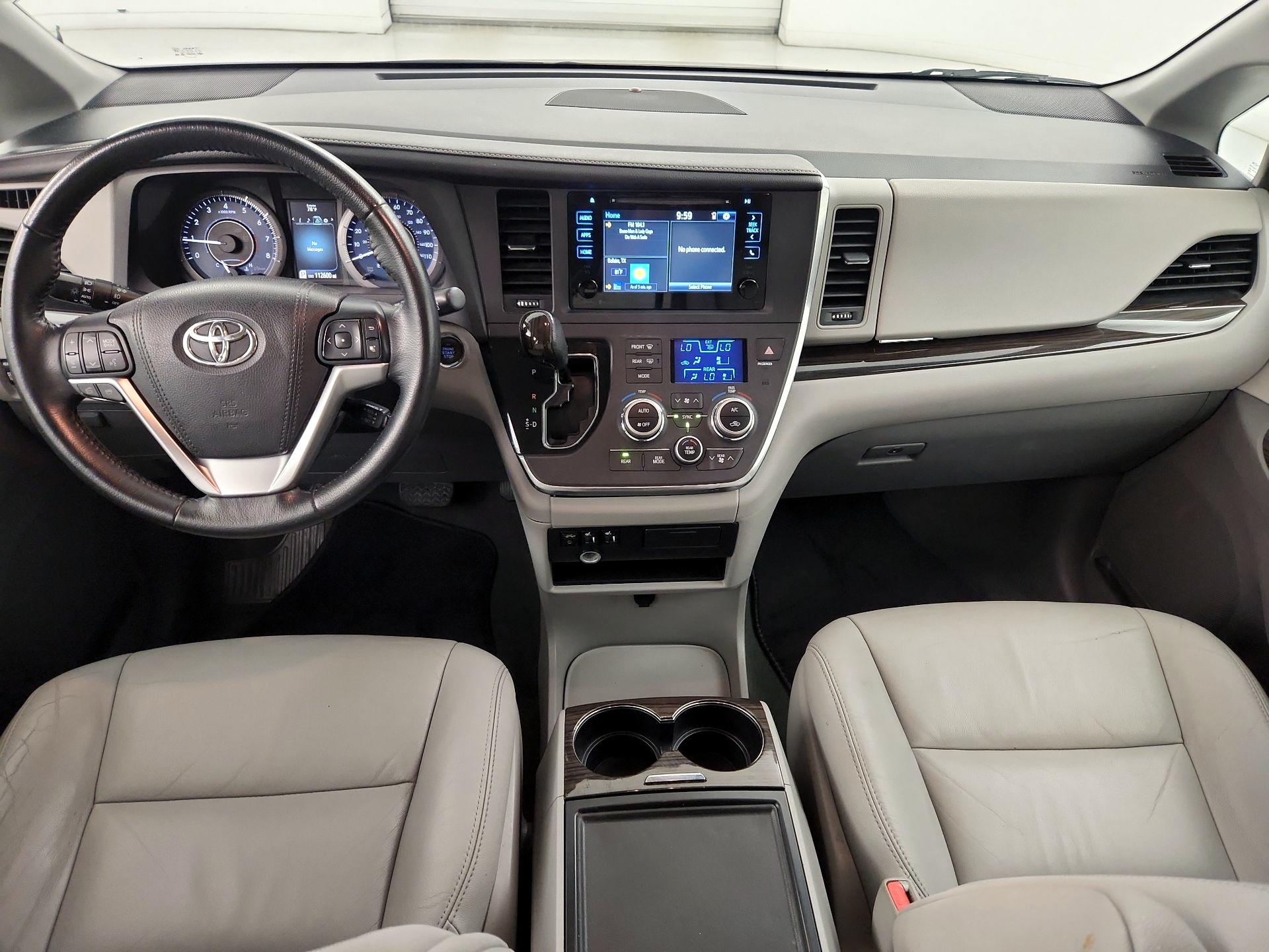 Thumbnail: 2015 Toyota Sienna - 9