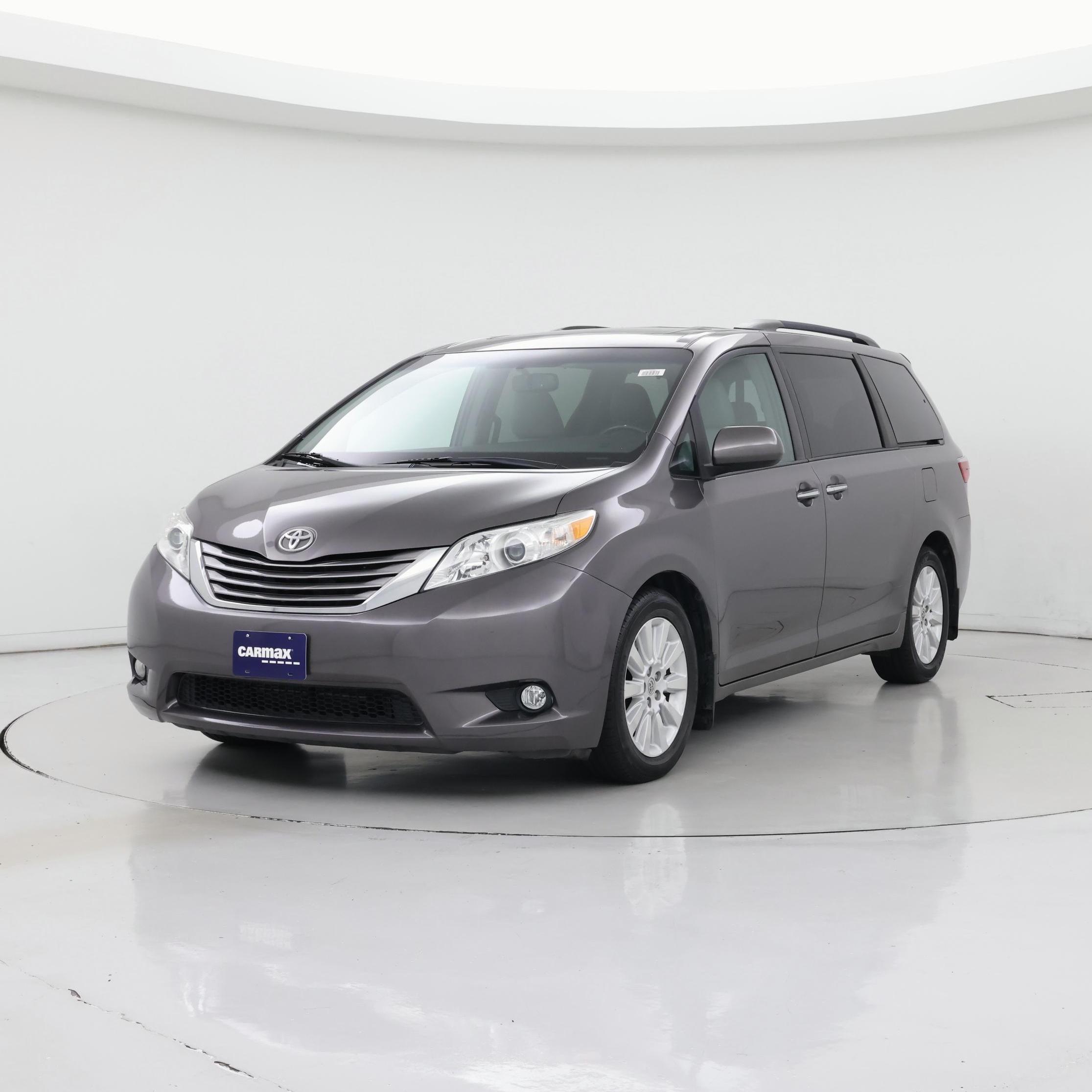 Thumbnail: 2015 Toyota Sienna - 4