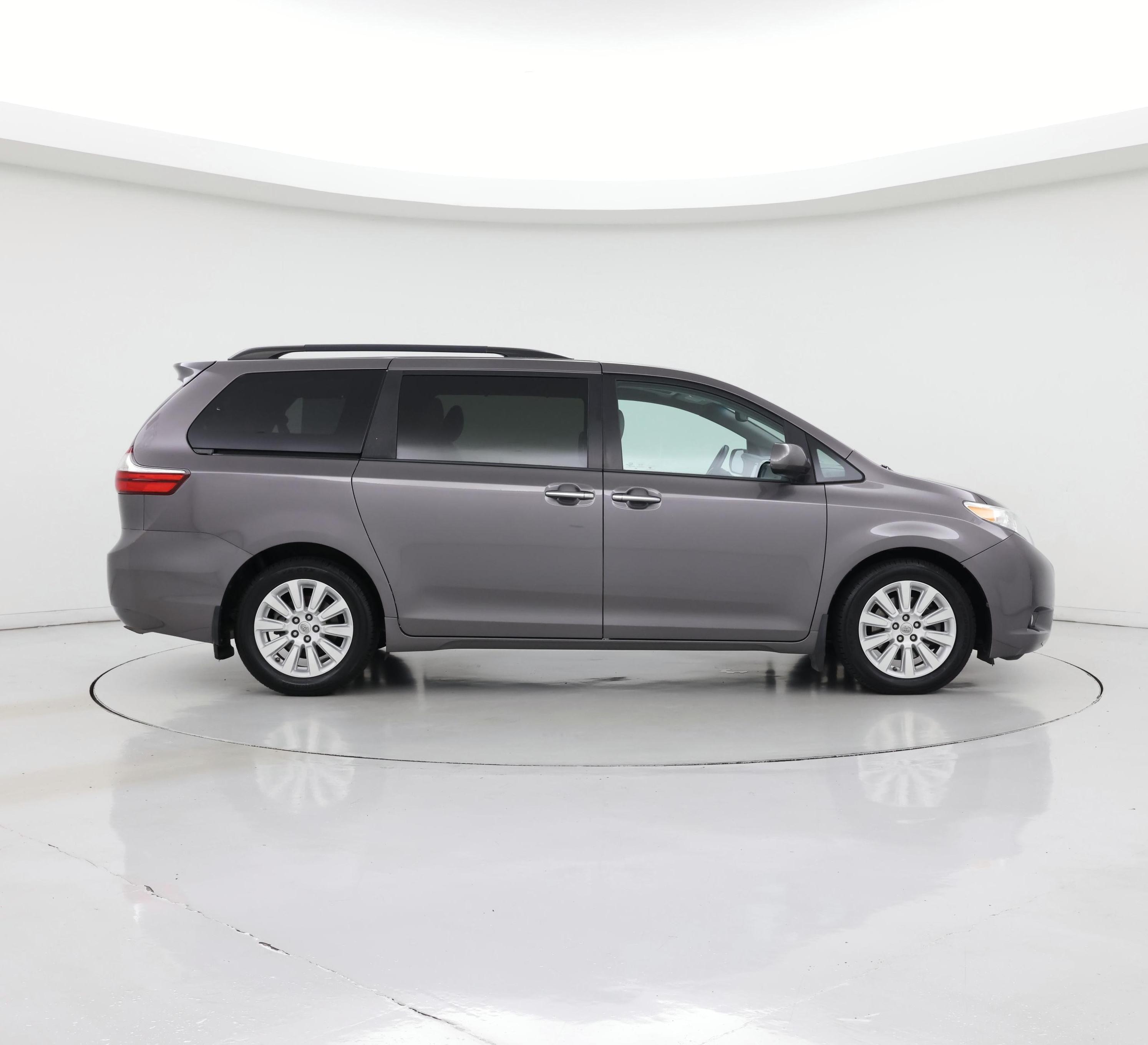 Thumbnail: 2015 Toyota Sienna - 7
