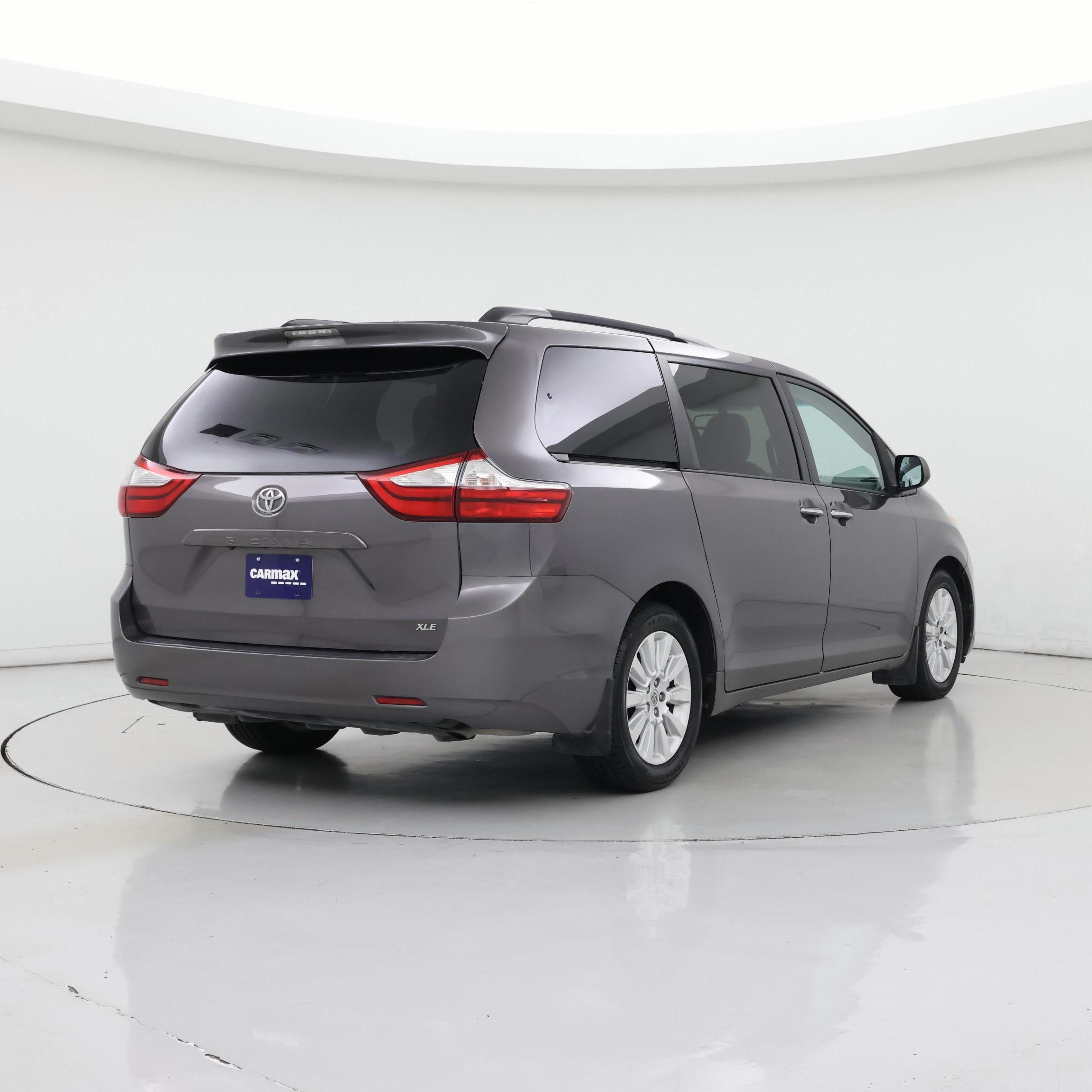 Thumbnail: 2015 Toyota Sienna - 8
