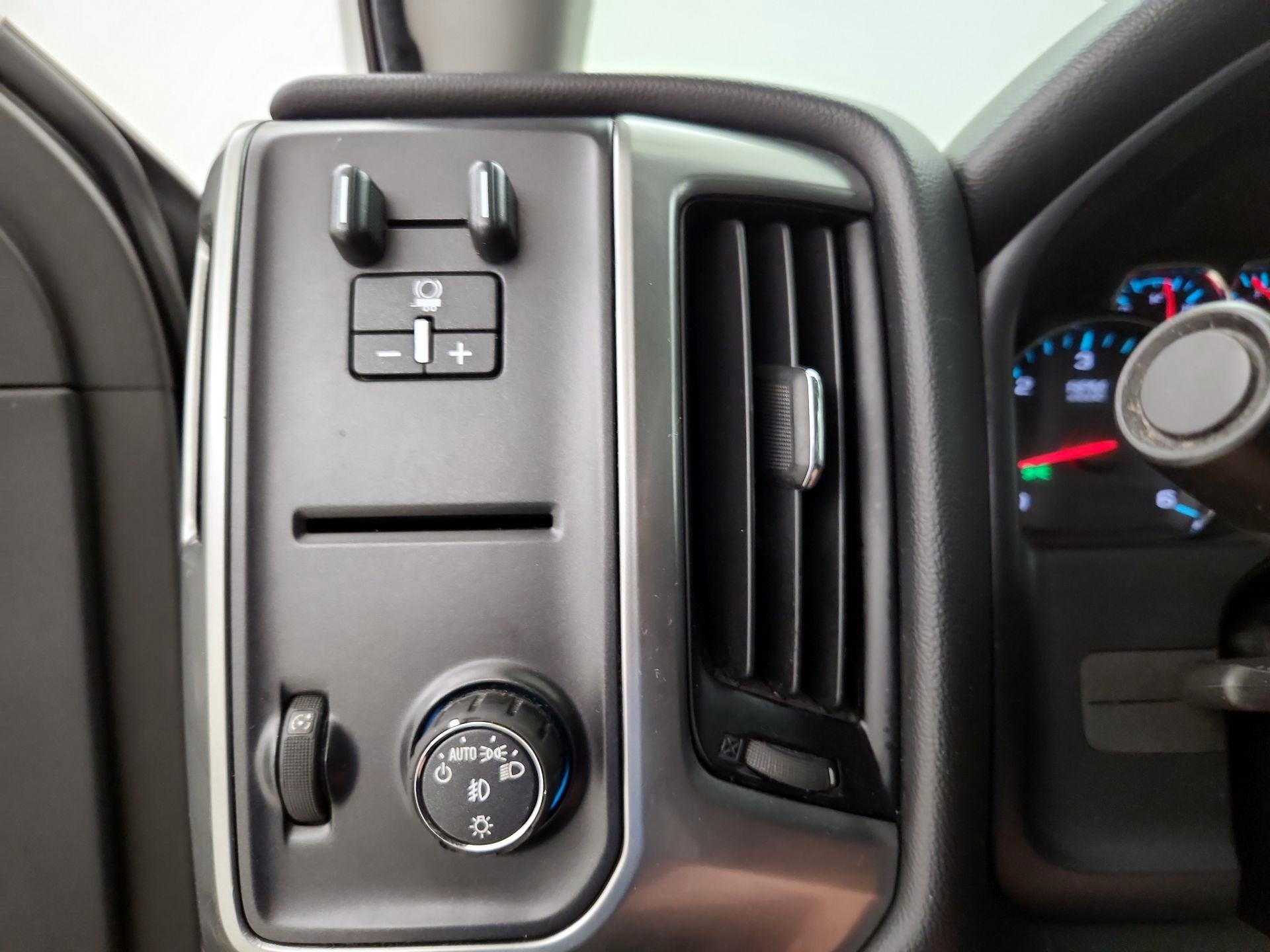 Thumbnail: 2017 Chevrolet Silverado 1500 - 13