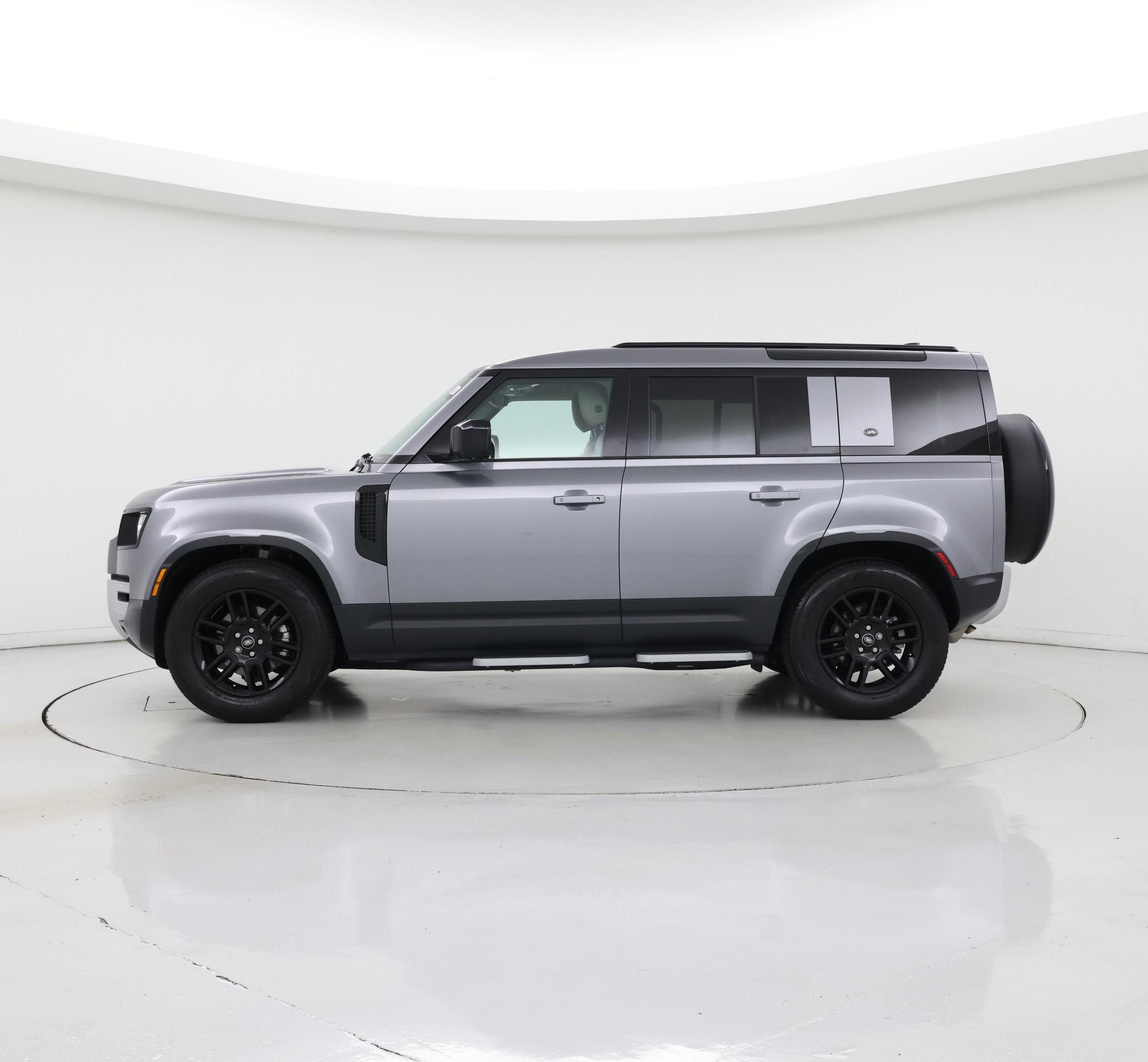 Thumbnail: 2023 Land Rover Defender - 3