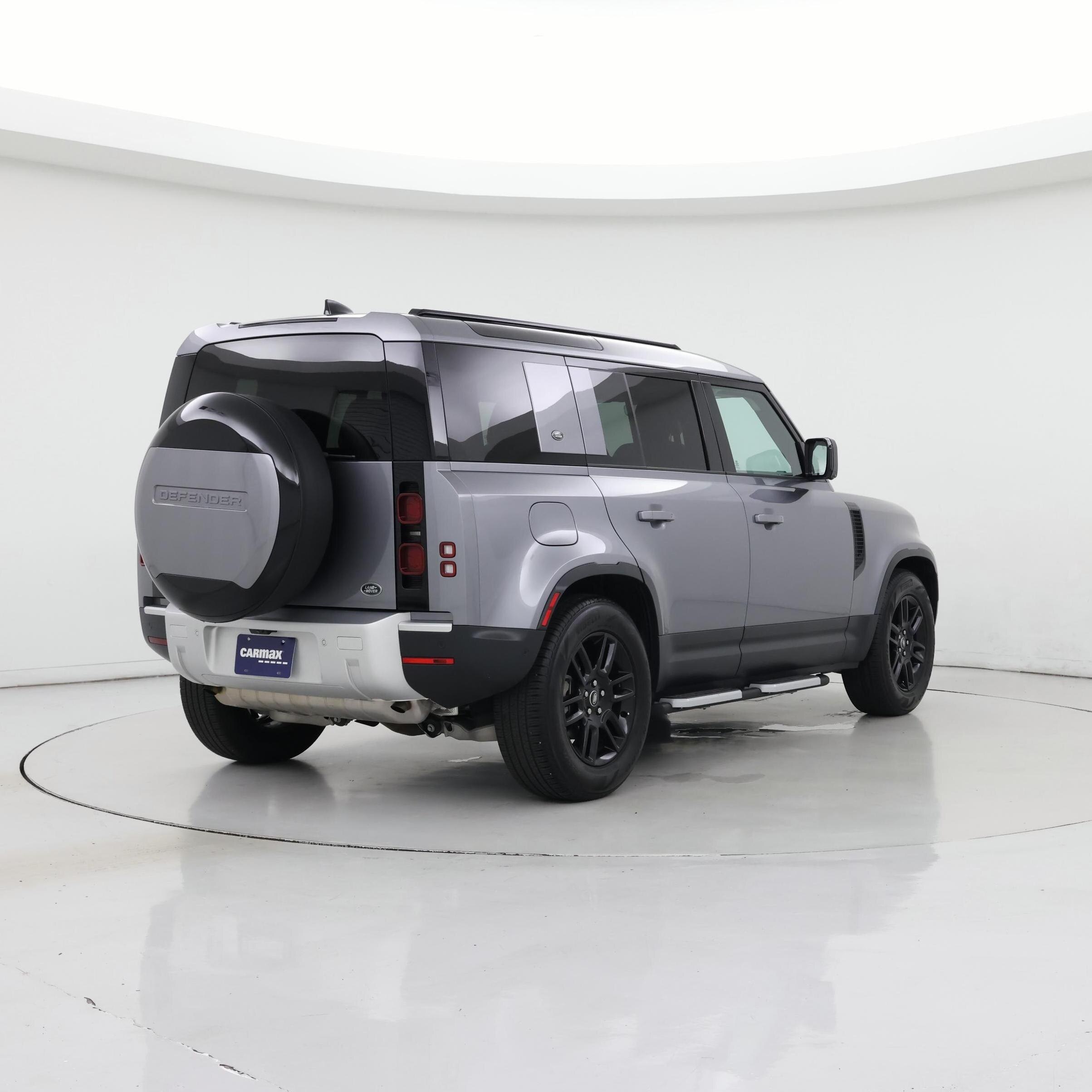 Thumbnail: 2023 Land Rover Defender - 8