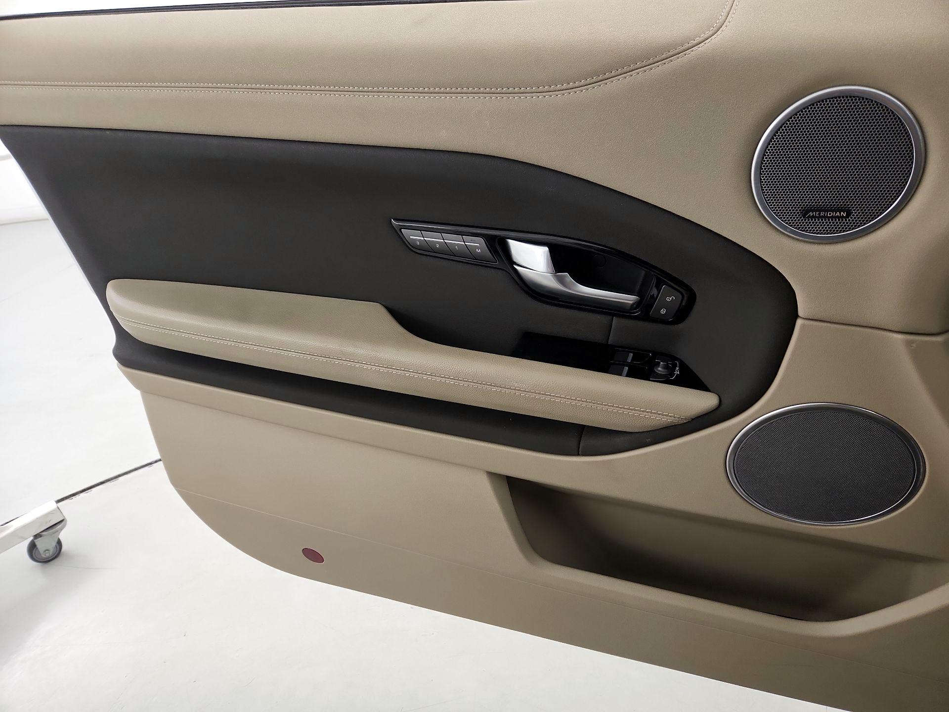 Thumbnail: 2016 Land Rover Range Rover Evoque - 12