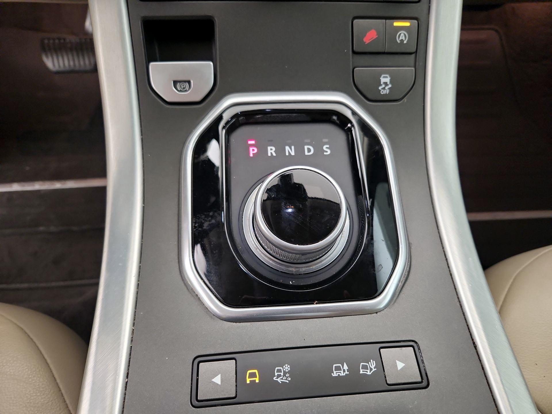 Thumbnail: 2016 Land Rover Range Rover Evoque - 18