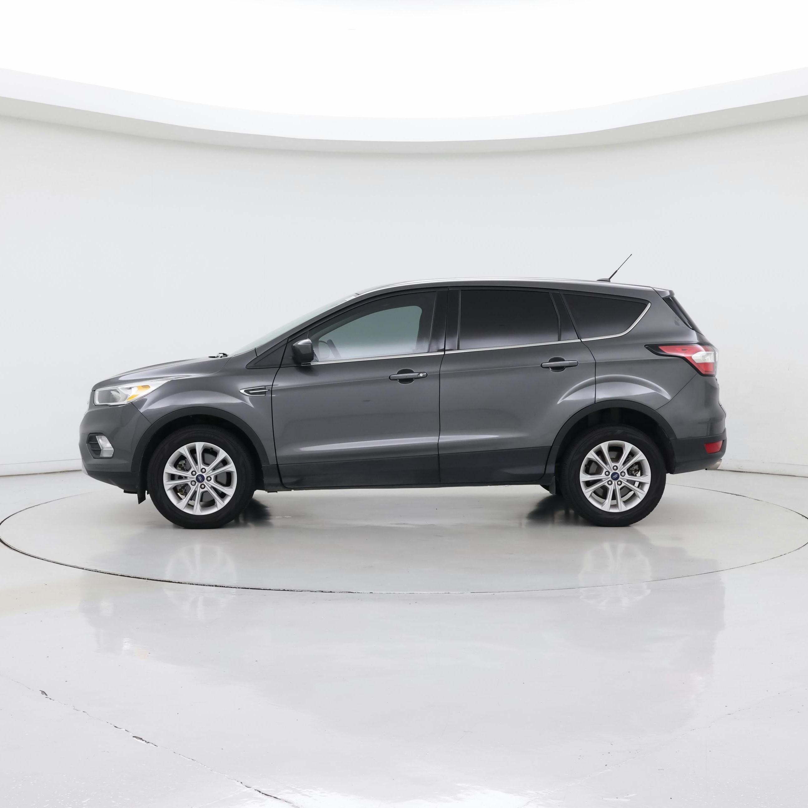 Thumbnail: 2017 Ford Escape - 3
