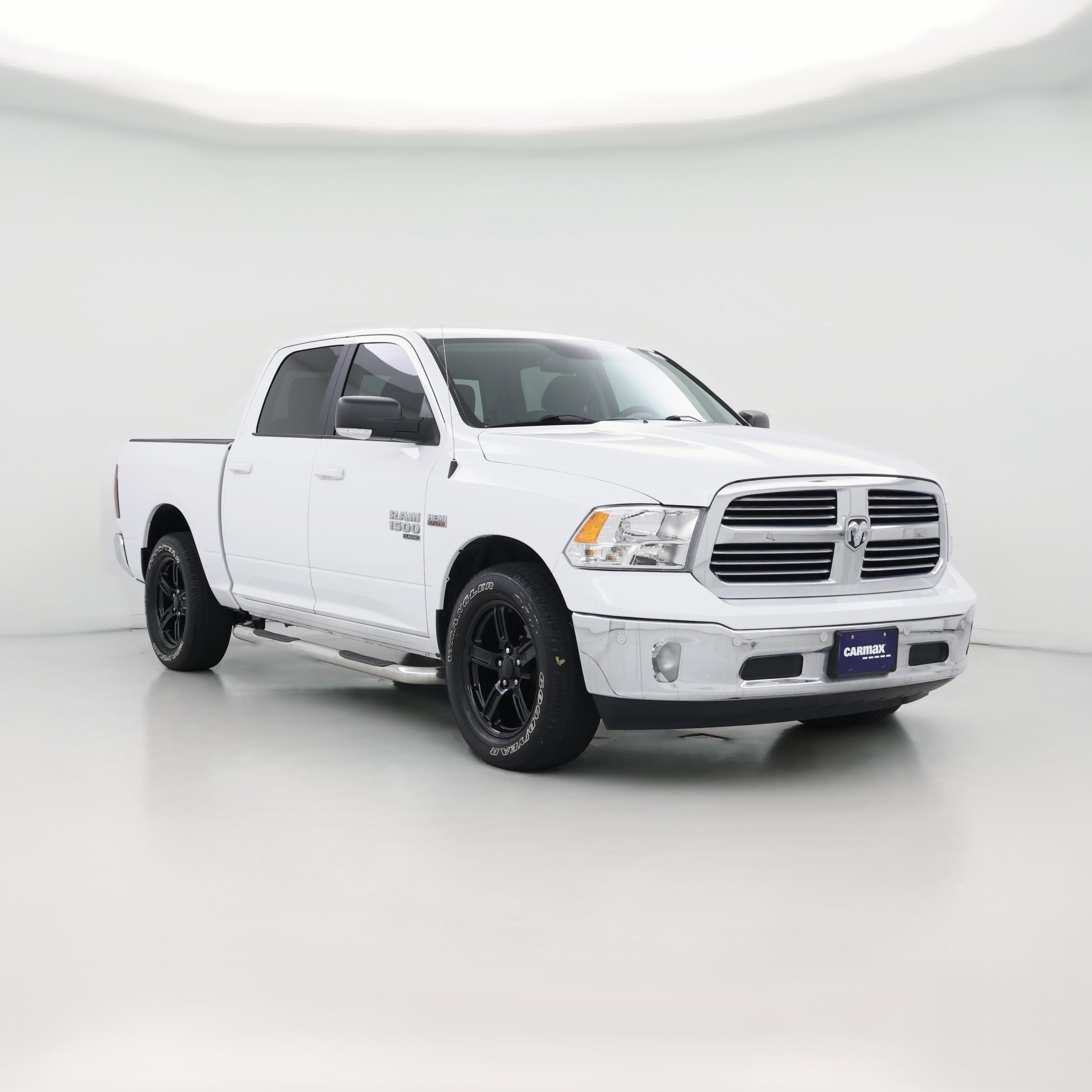 Thumbnail: 2019 RAM 1500 Classic - 1