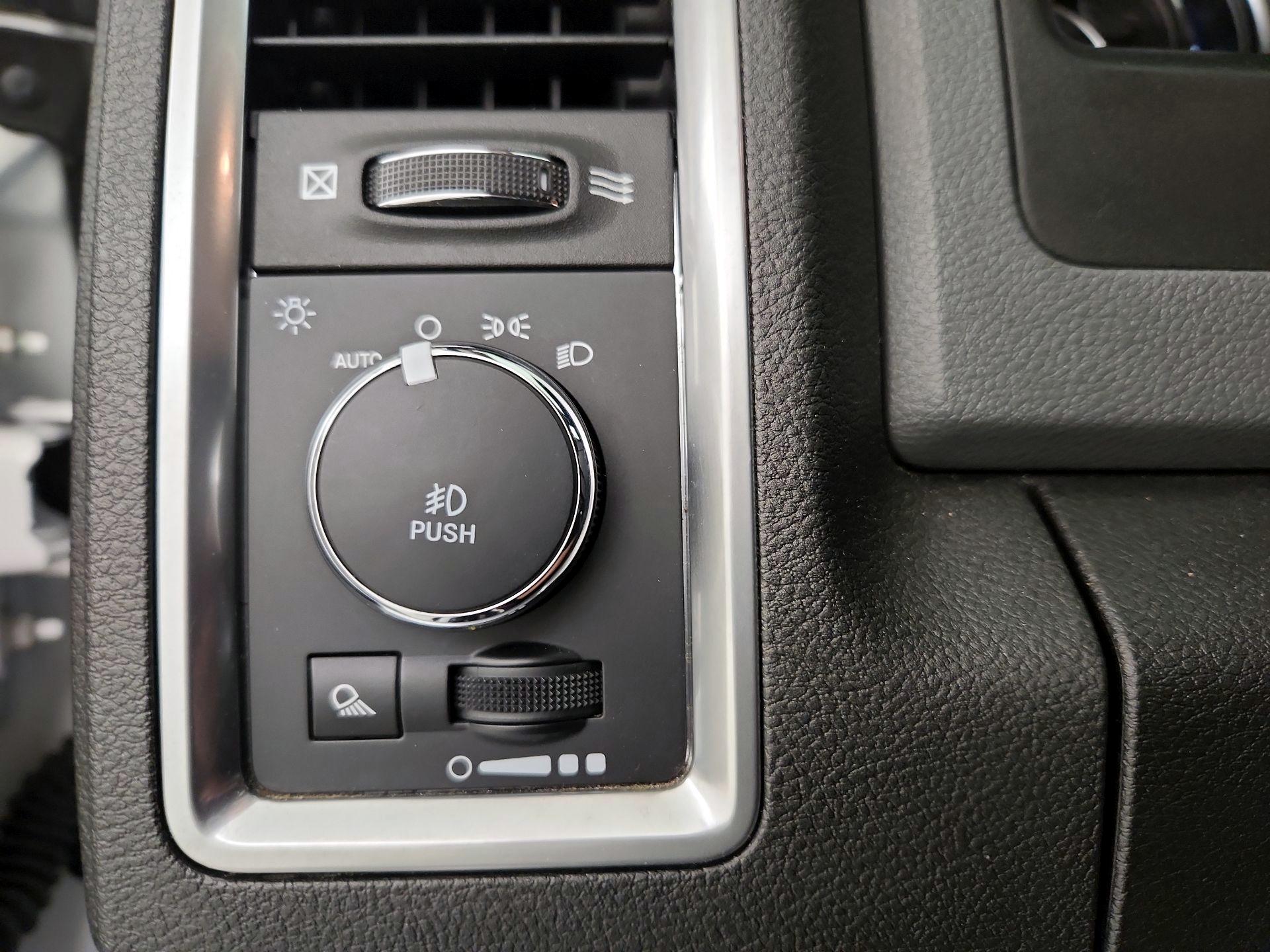 Thumbnail: 2019 RAM 1500 Classic - 13