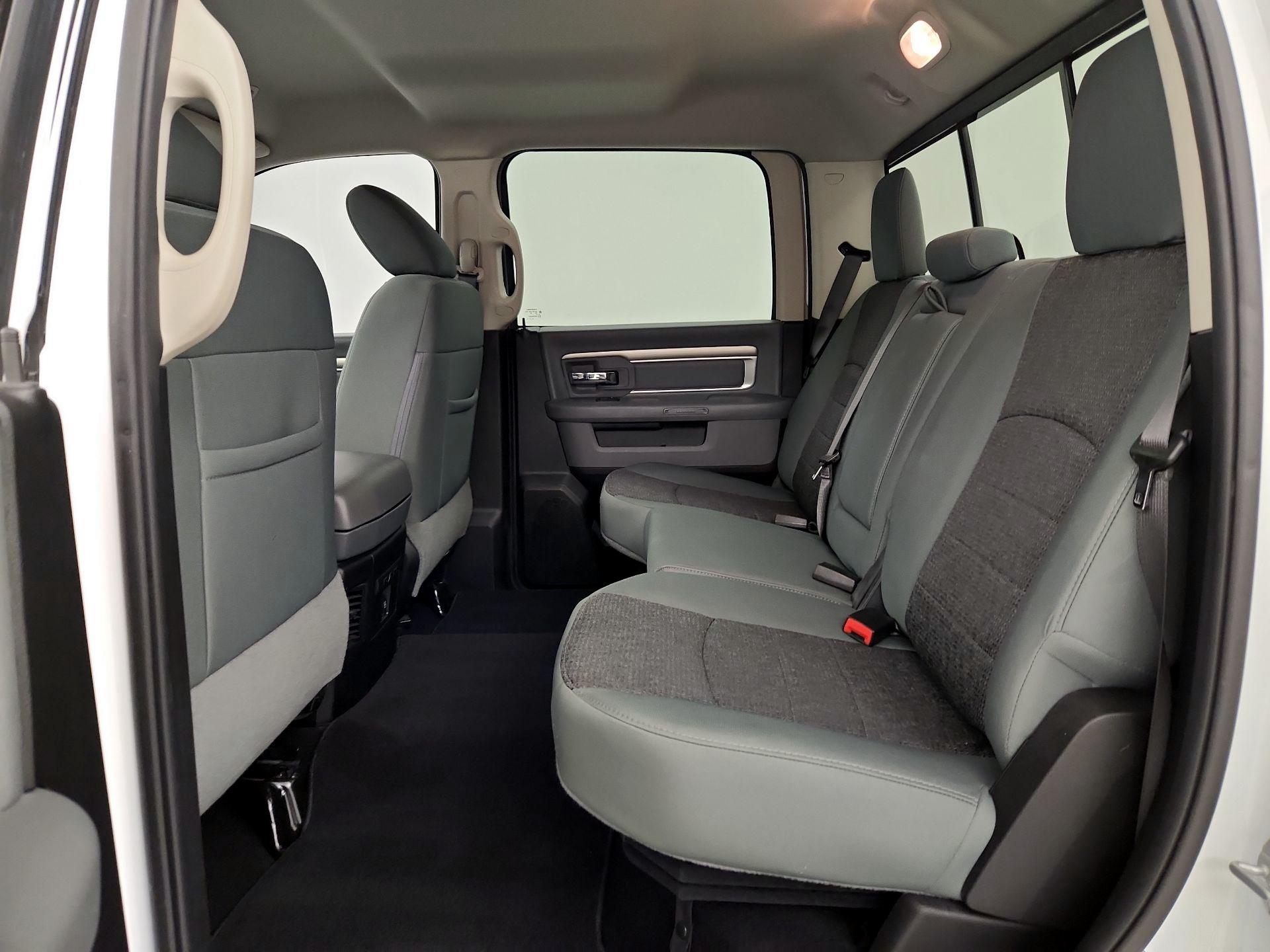 Thumbnail: 2019 RAM 1500 Classic - 19