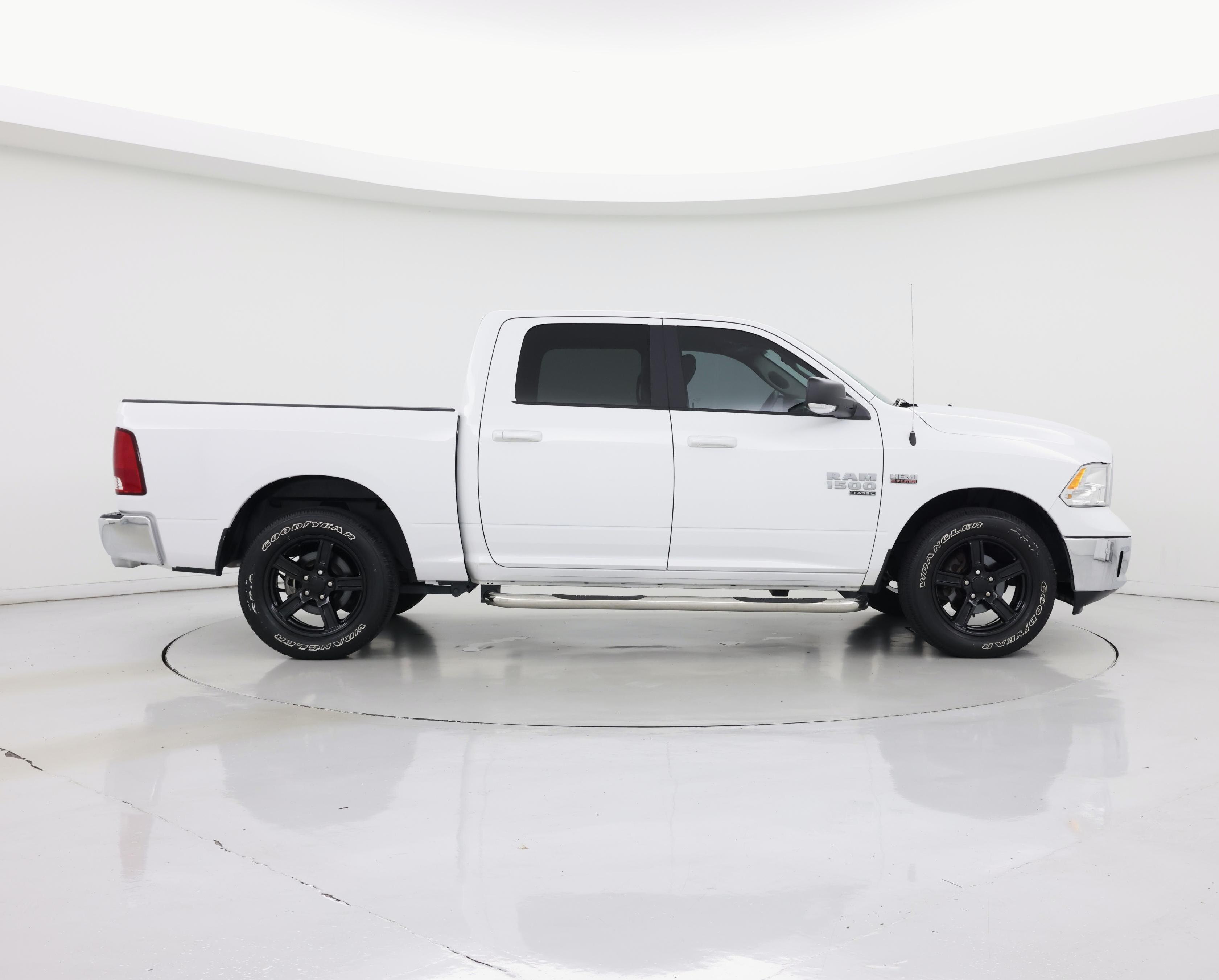 Thumbnail: 2019 RAM 1500 Classic - 7