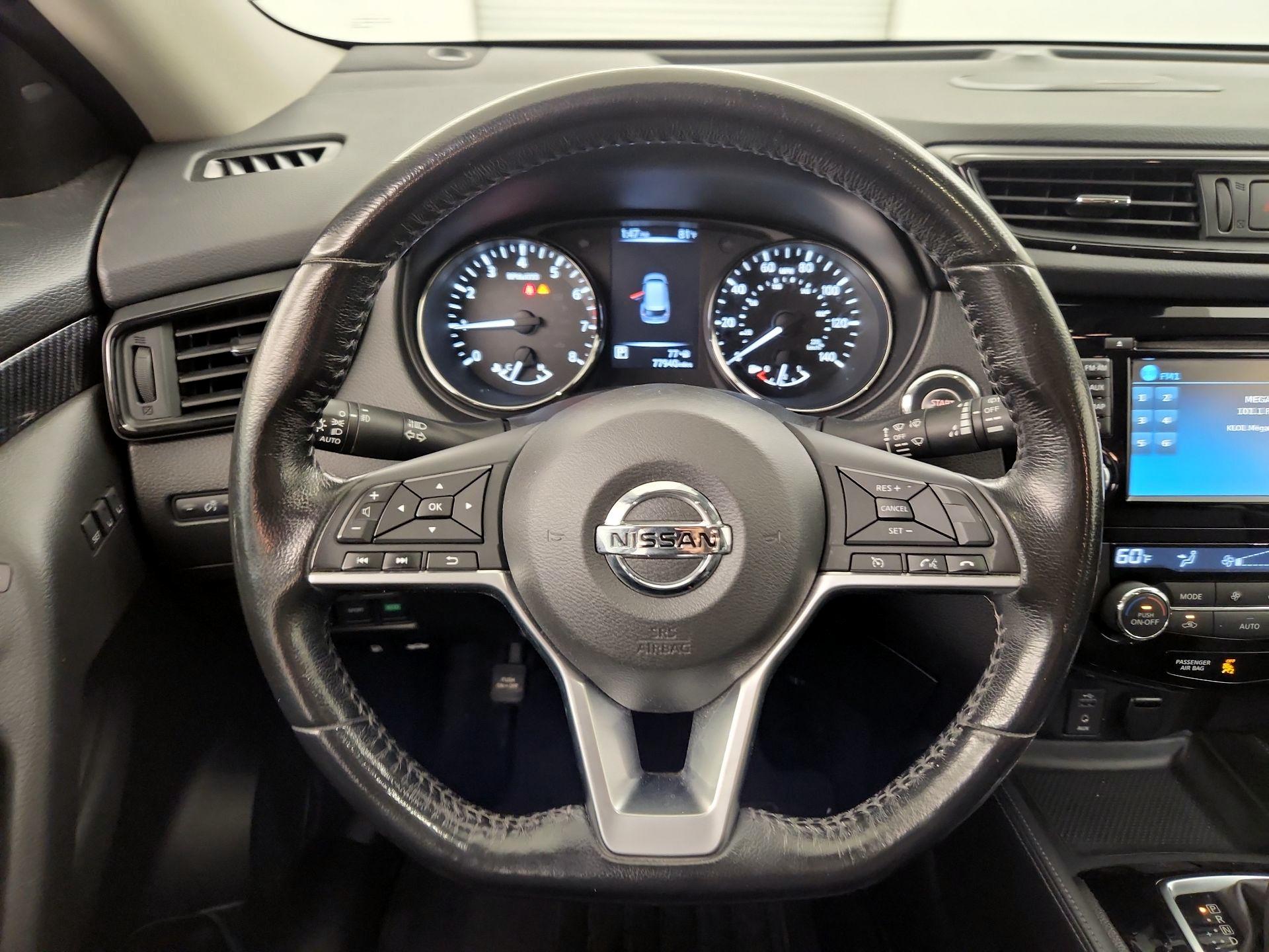 Thumbnail: 2017 Nissan Rogue - 10