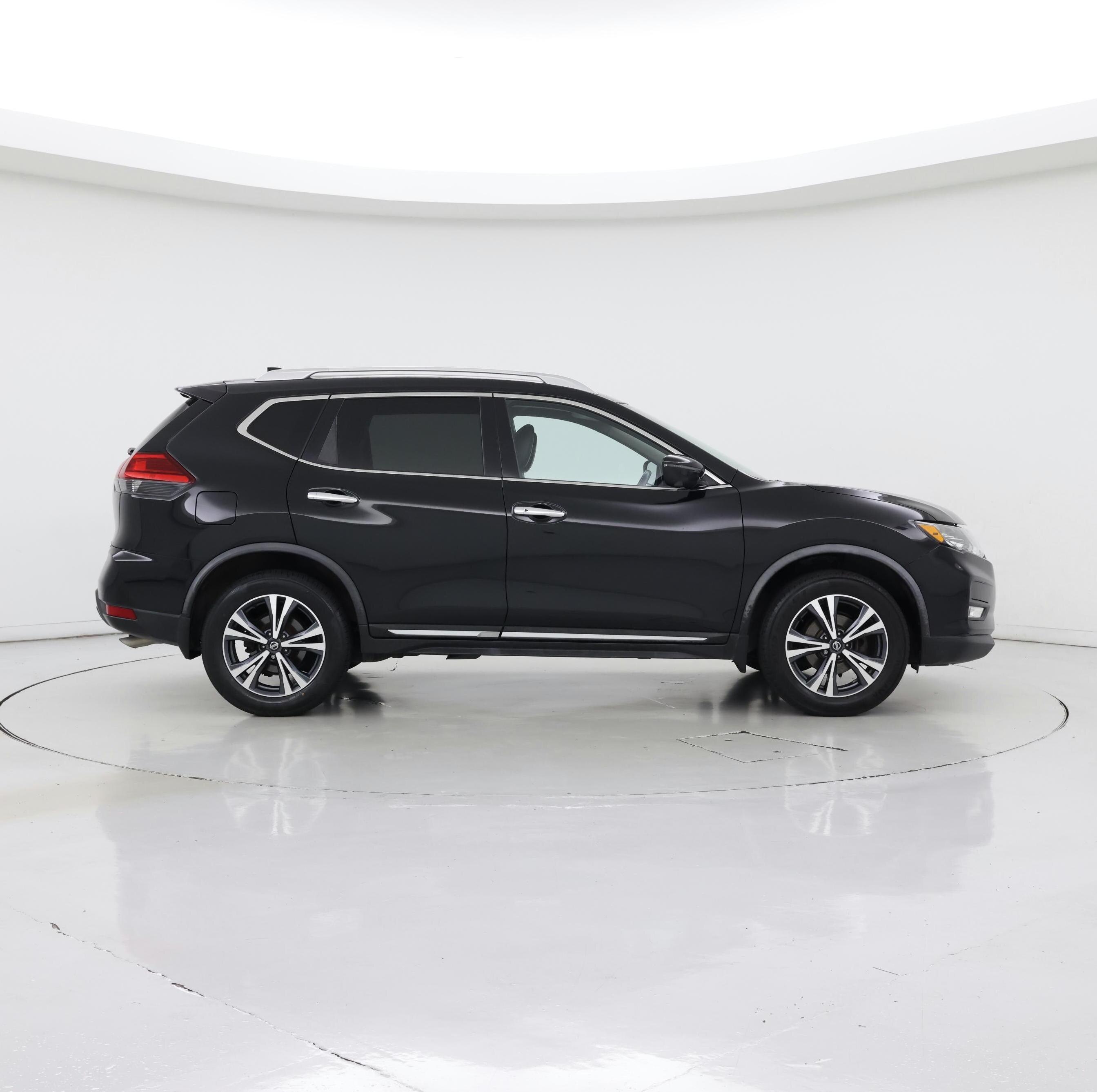 Thumbnail: 2017 Nissan Rogue - 7