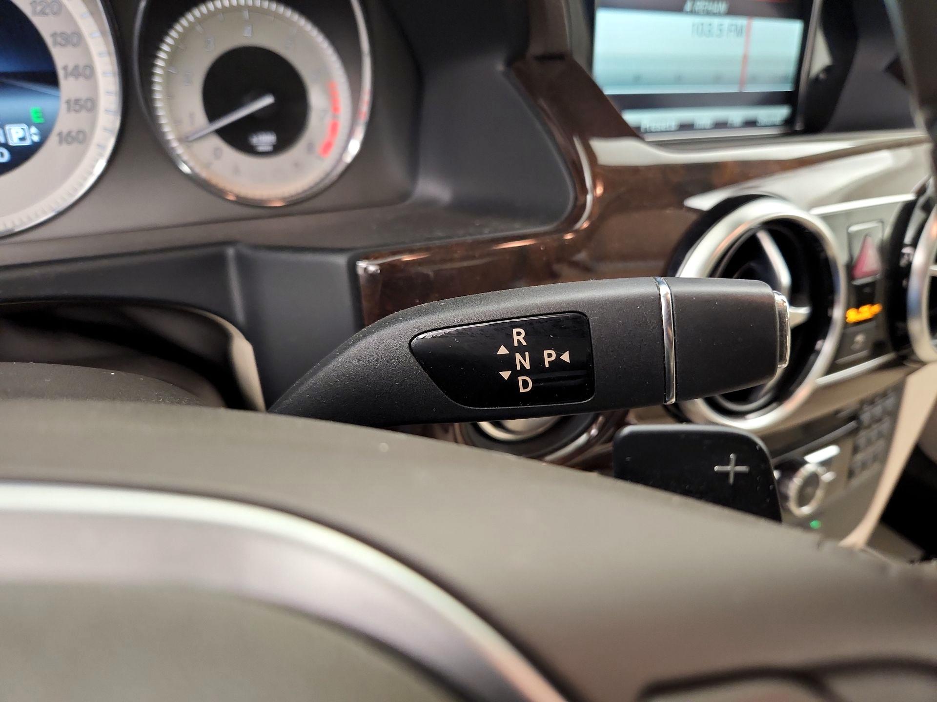 Thumbnail: 2015 Mercedes-Benz GLK - 17