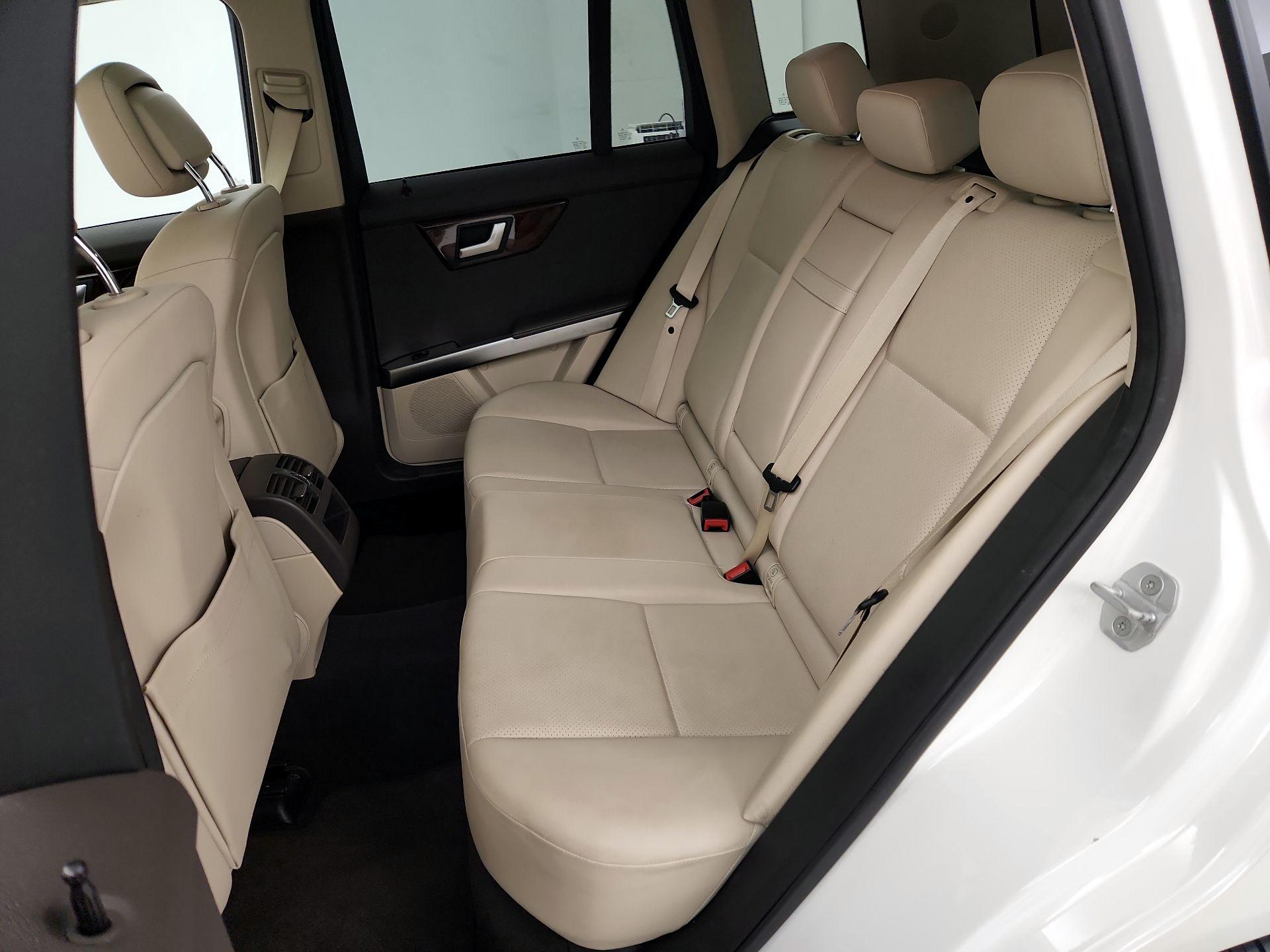 Thumbnail: 2015 Mercedes-Benz GLK - 20
