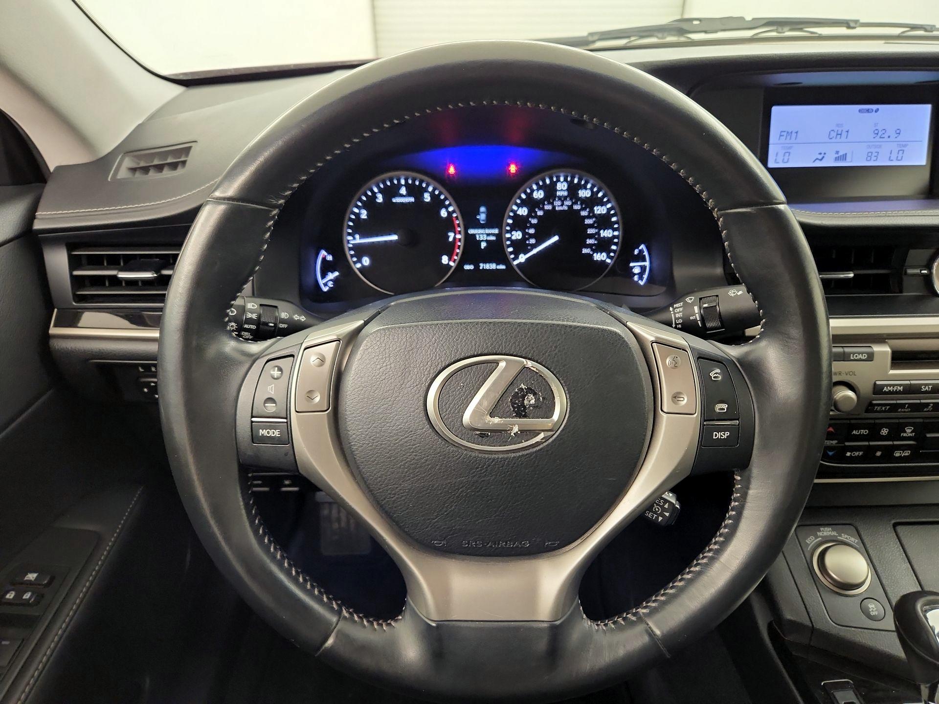 Thumbnail: 2014 Lexus ES - 10
