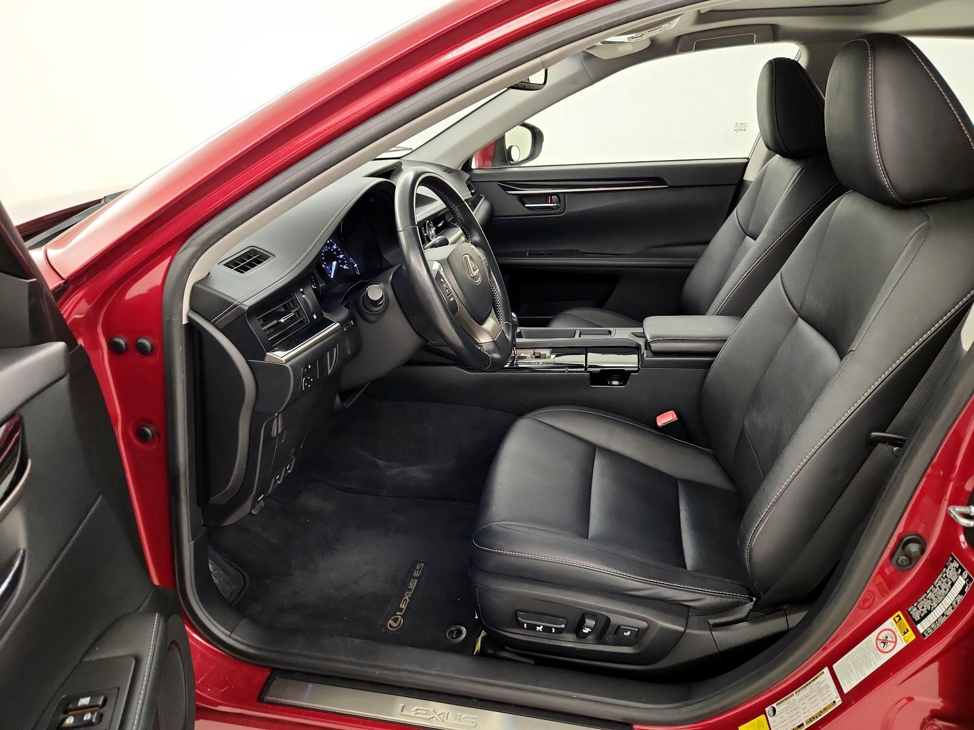 Thumbnail: 2014 Lexus ES - 11
