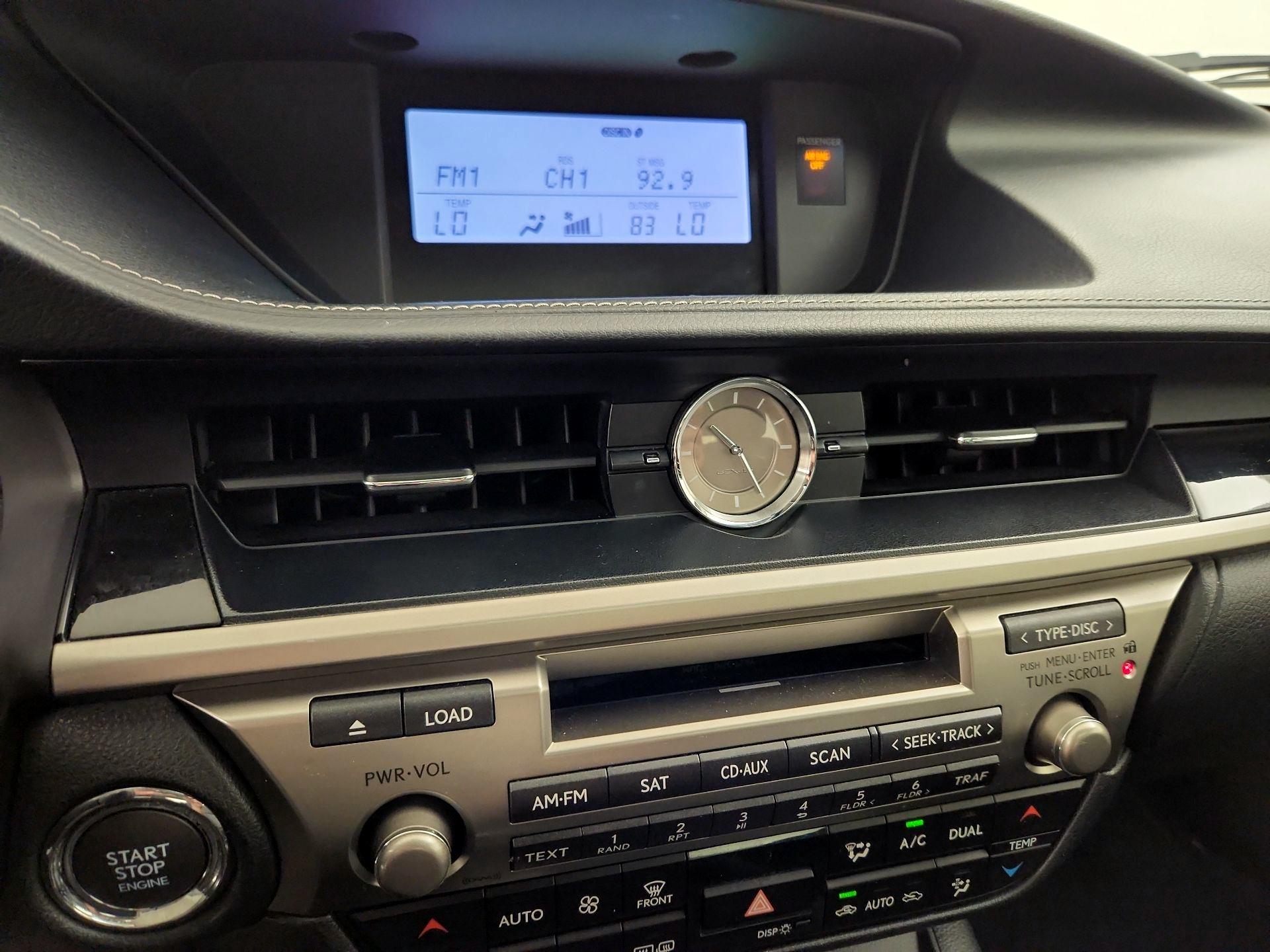 Thumbnail: 2014 Lexus ES - 14
