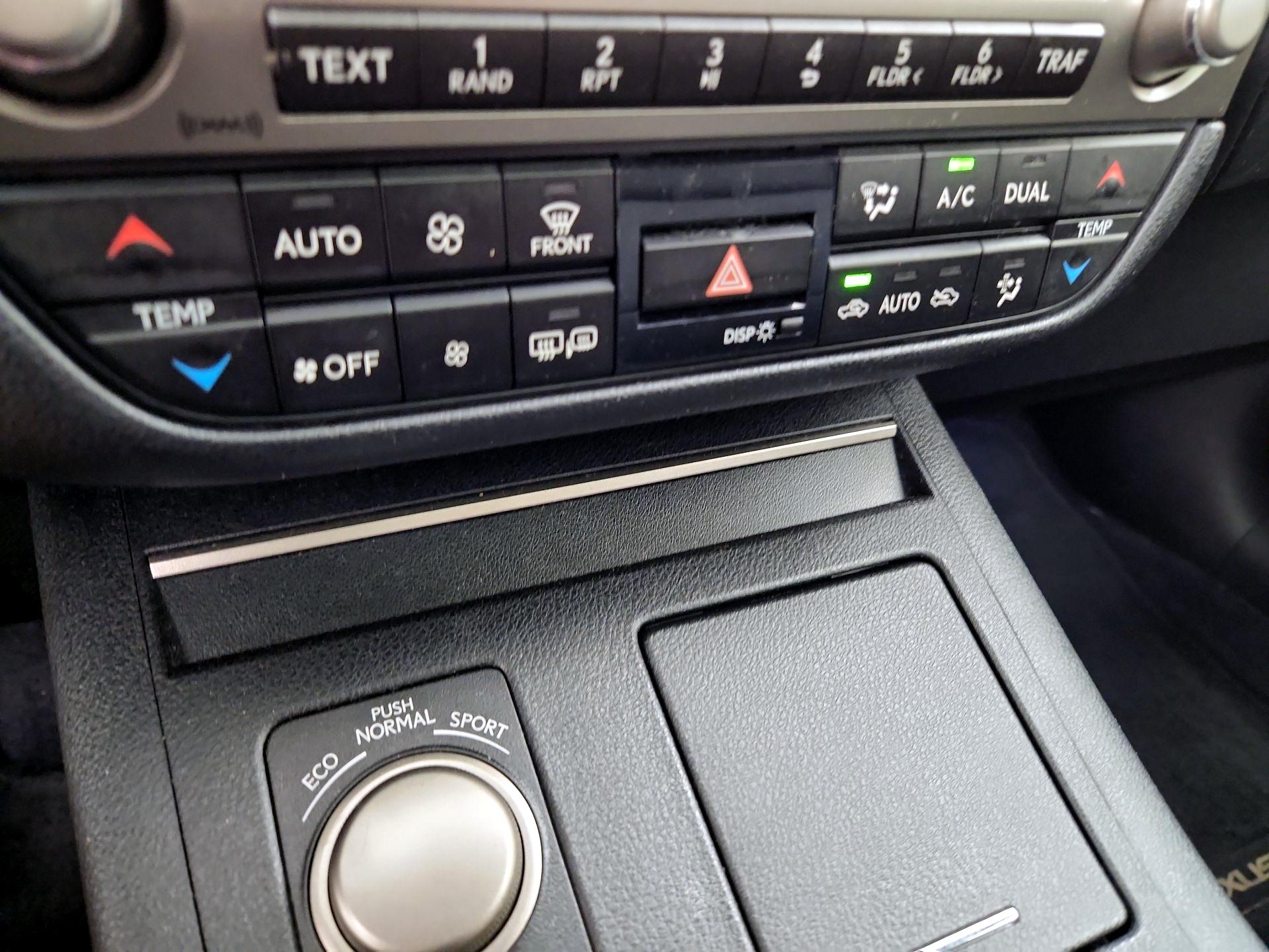 Thumbnail: 2014 Lexus ES - 15