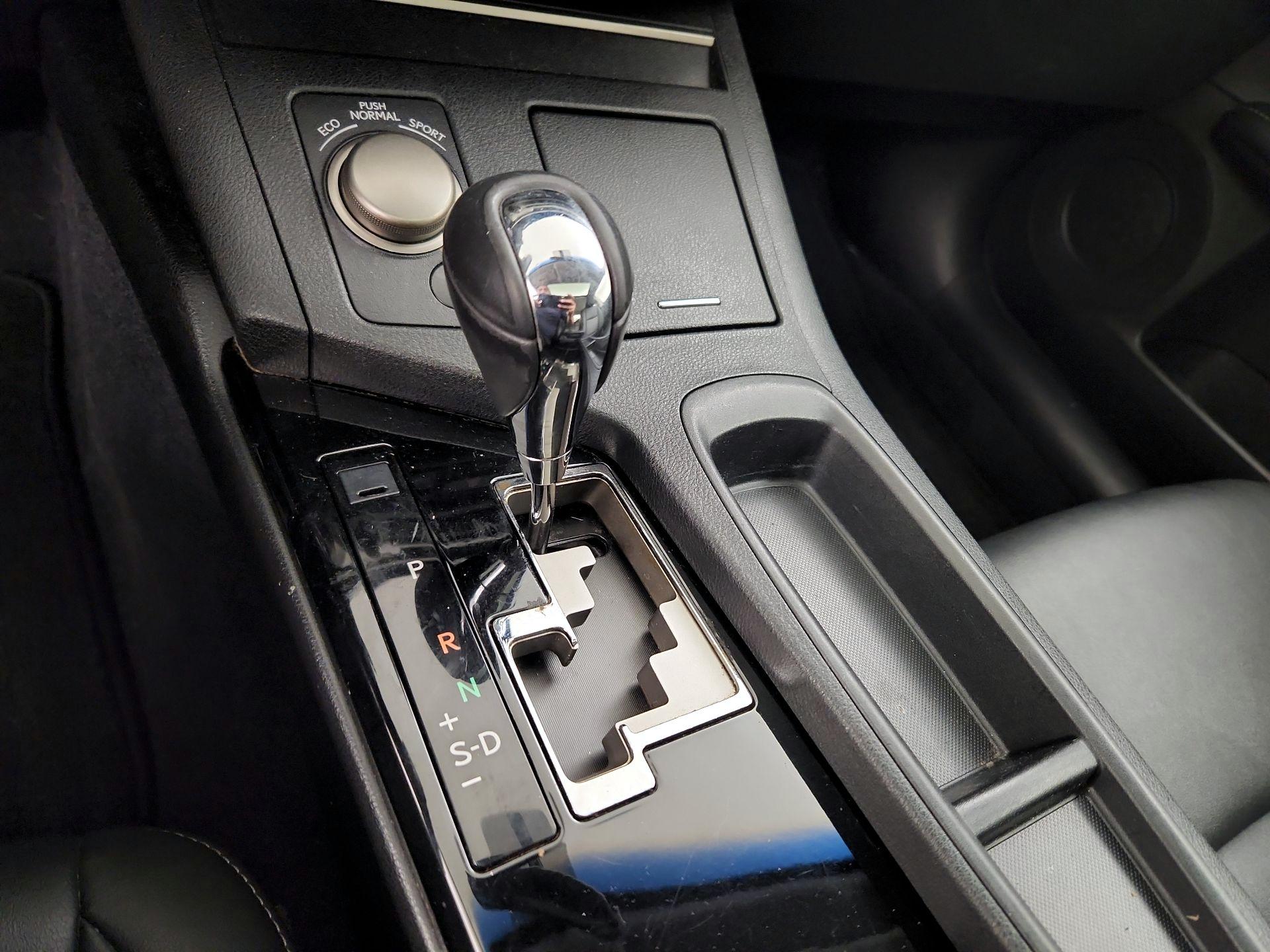 Thumbnail: 2014 Lexus ES - 16
