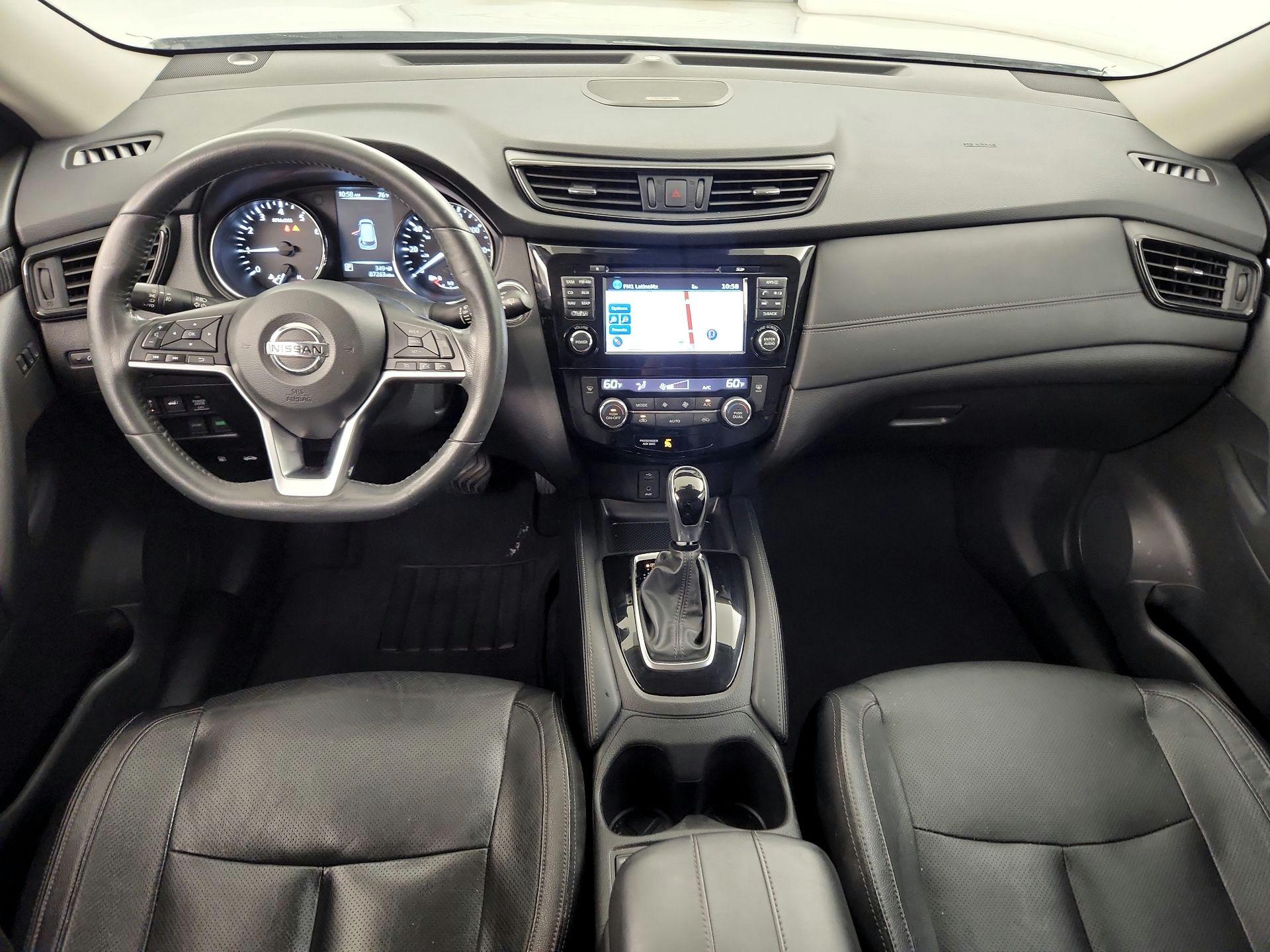 Thumbnail: 2017 Nissan Rogue - 9