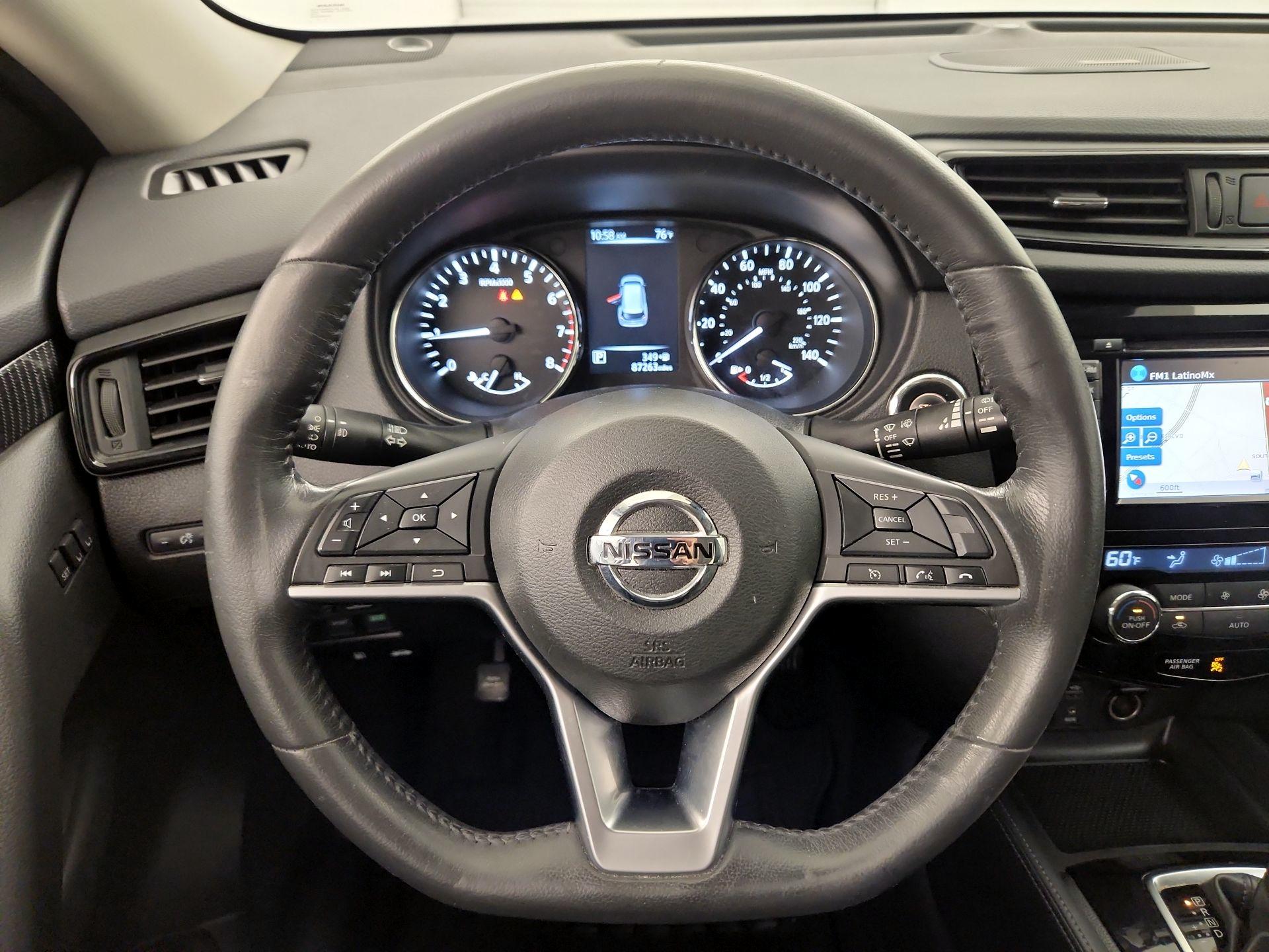 Thumbnail: 2017 Nissan Rogue - 10
