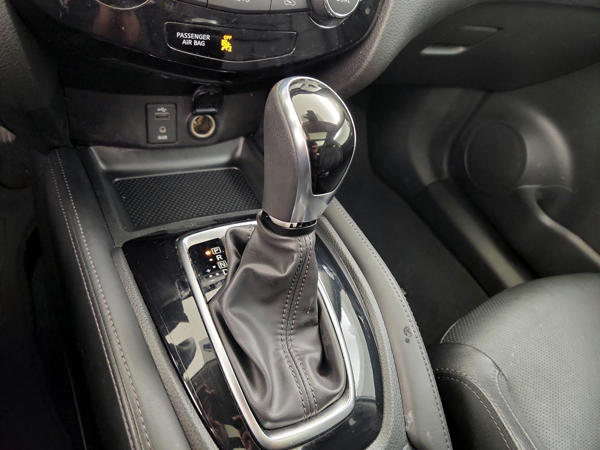 Thumbnail: 2017 Nissan Rogue - 18