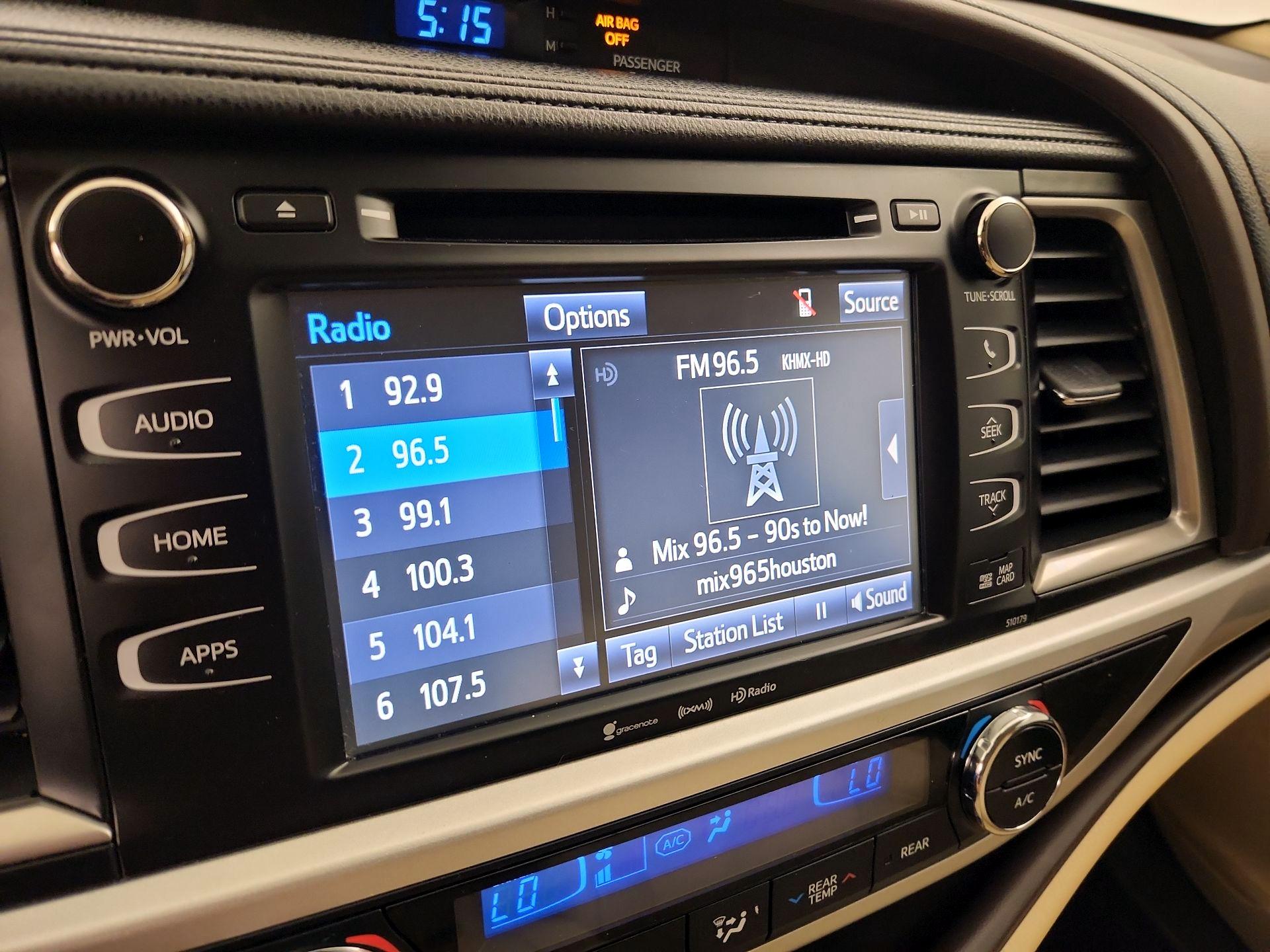 Thumbnail: 2018 Toyota Highlander - 16