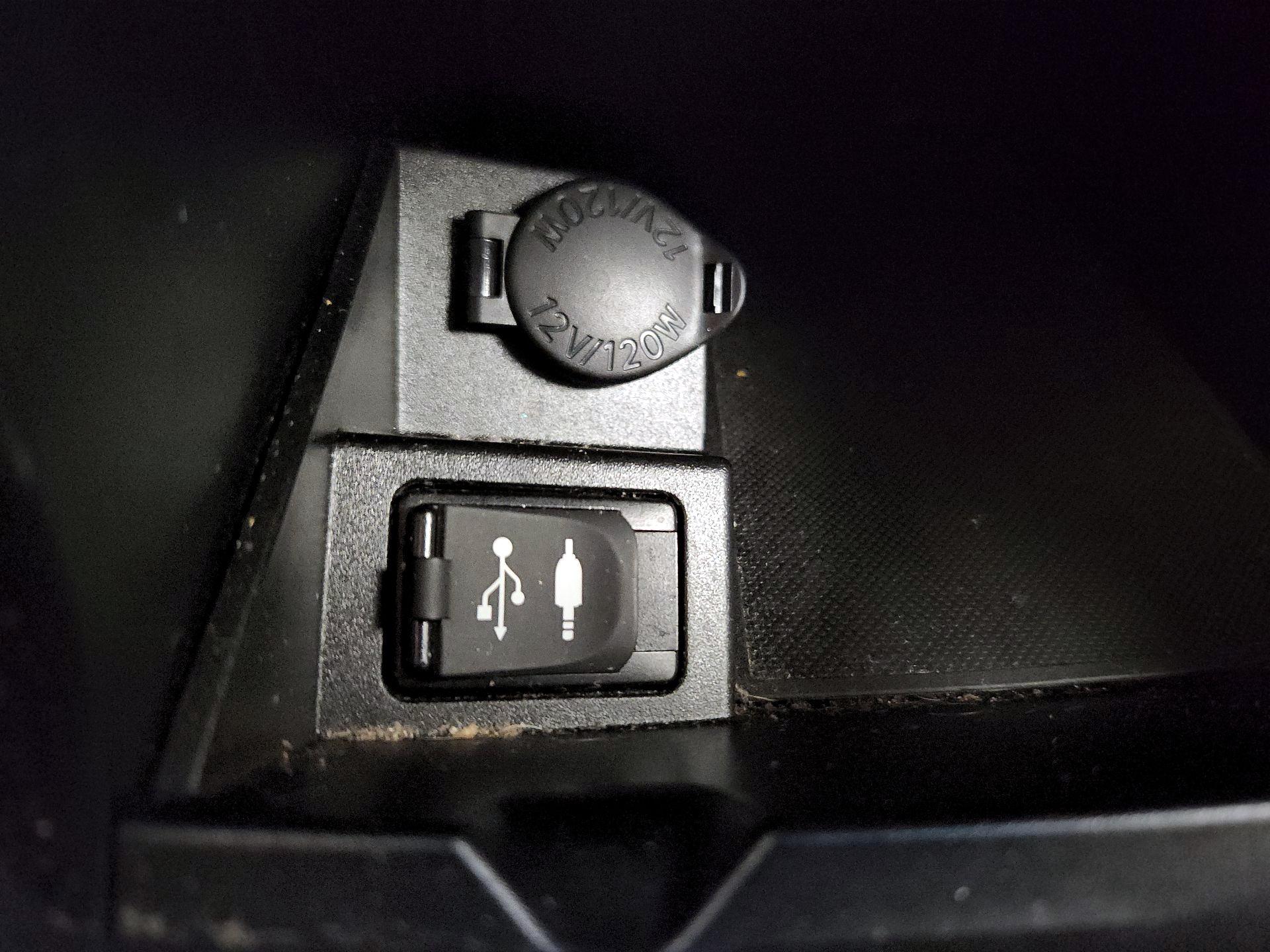 Thumbnail: 2016 Toyota Camry - 19
