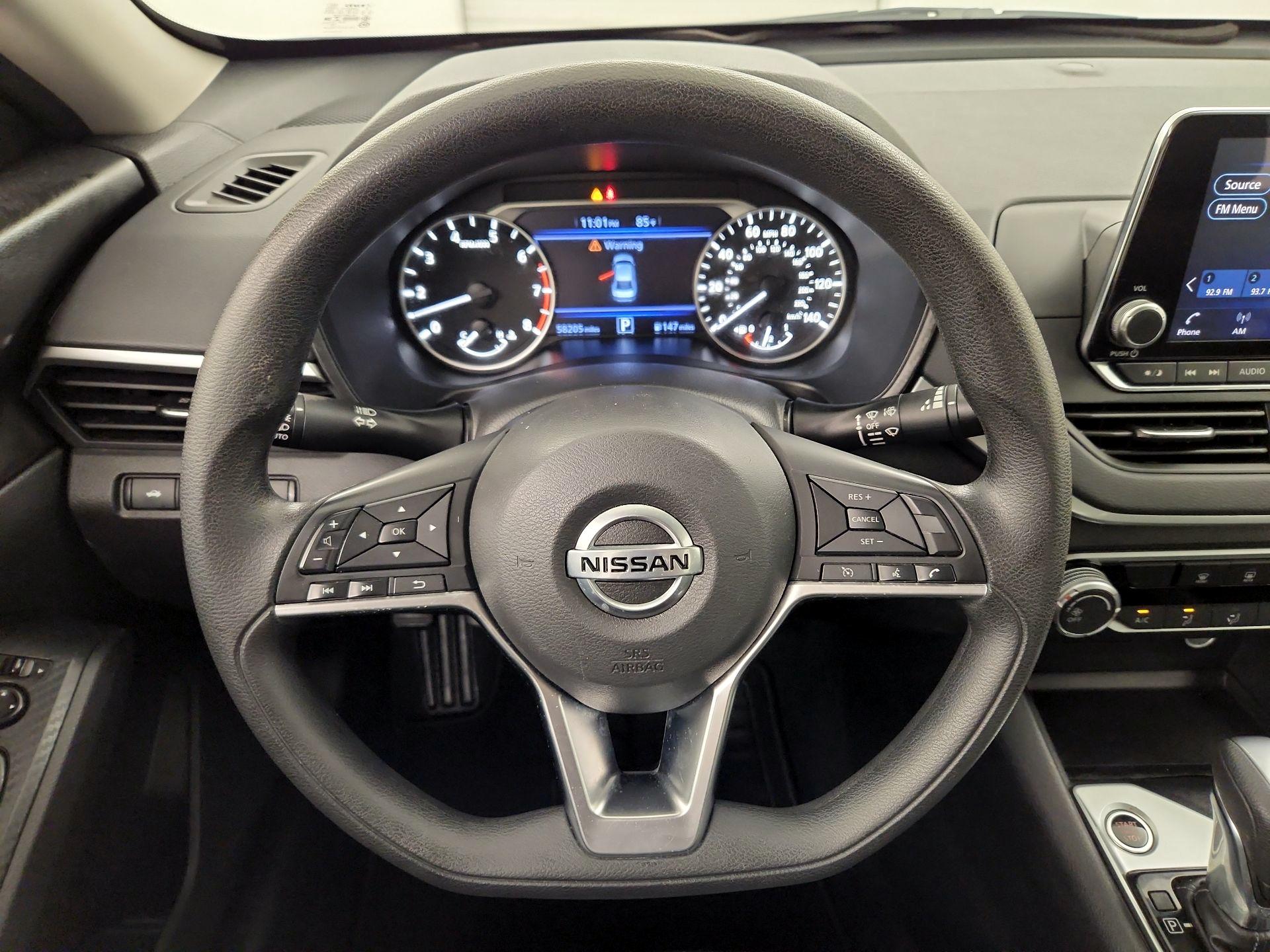 Thumbnail: 2019 Nissan Altima - 10