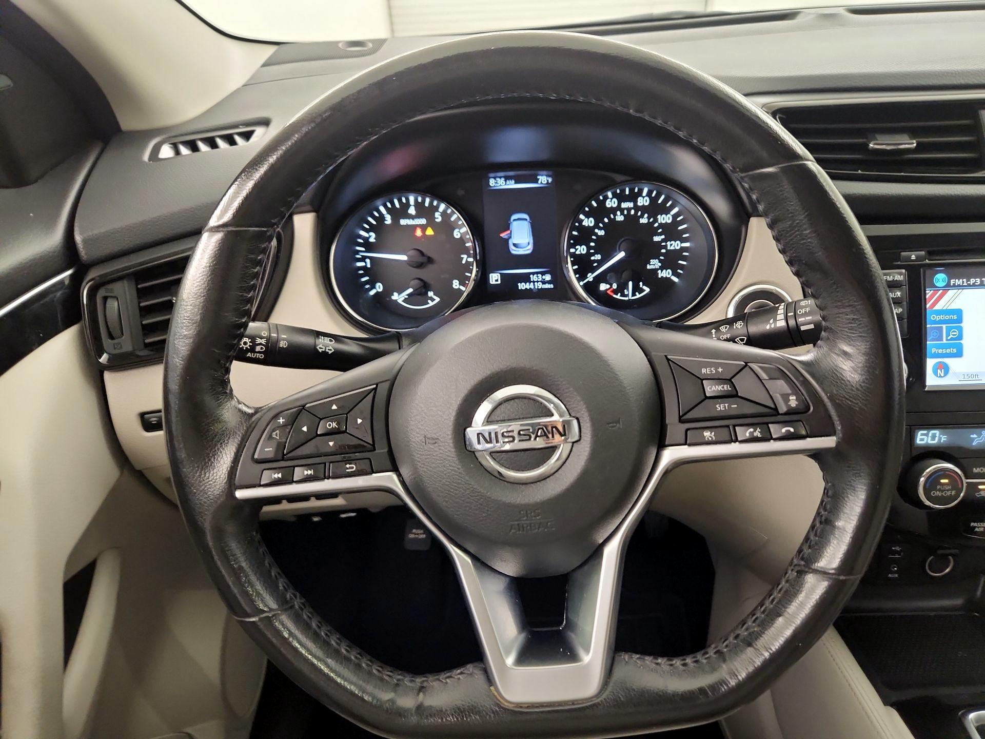 Thumbnail: 2018 Nissan Rogue Sport - 10