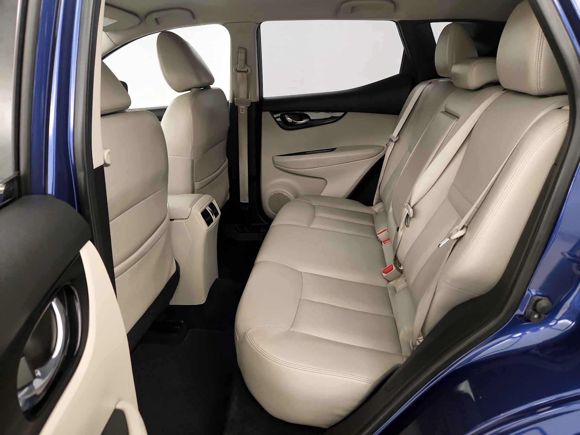 Thumbnail: 2018 Nissan Rogue Sport - 20