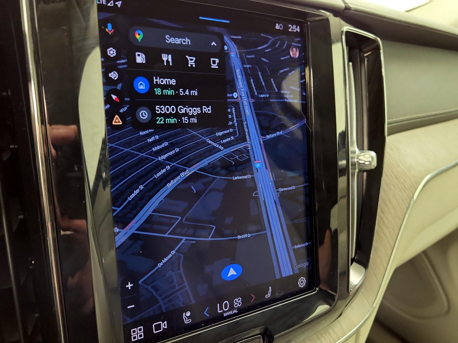 Thumbnail: 2022 Volvo XC60 - 14