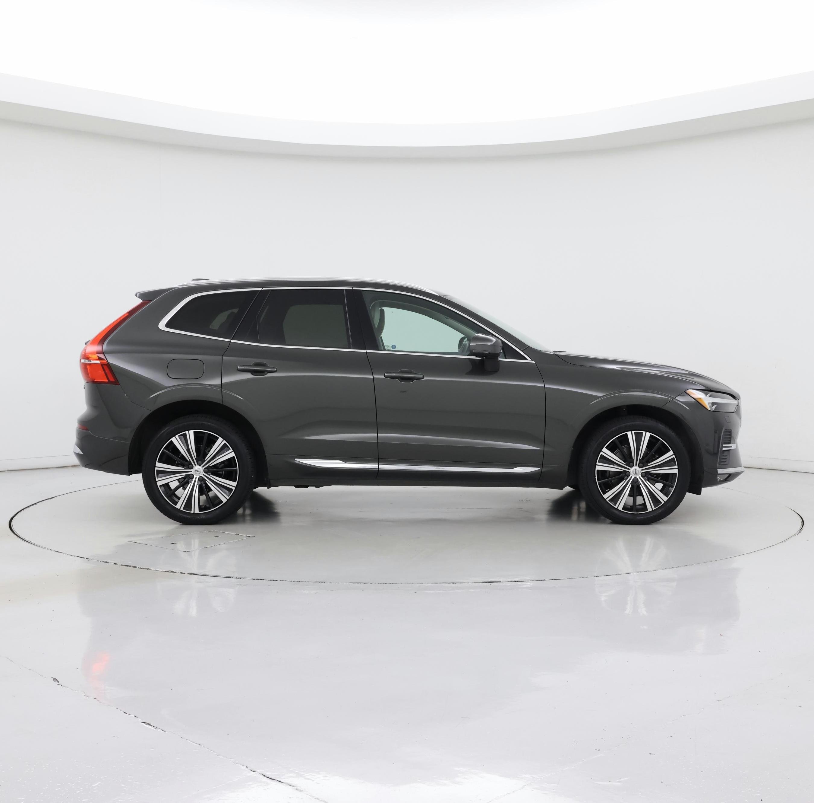 Thumbnail: 2022 Volvo XC60 - 7