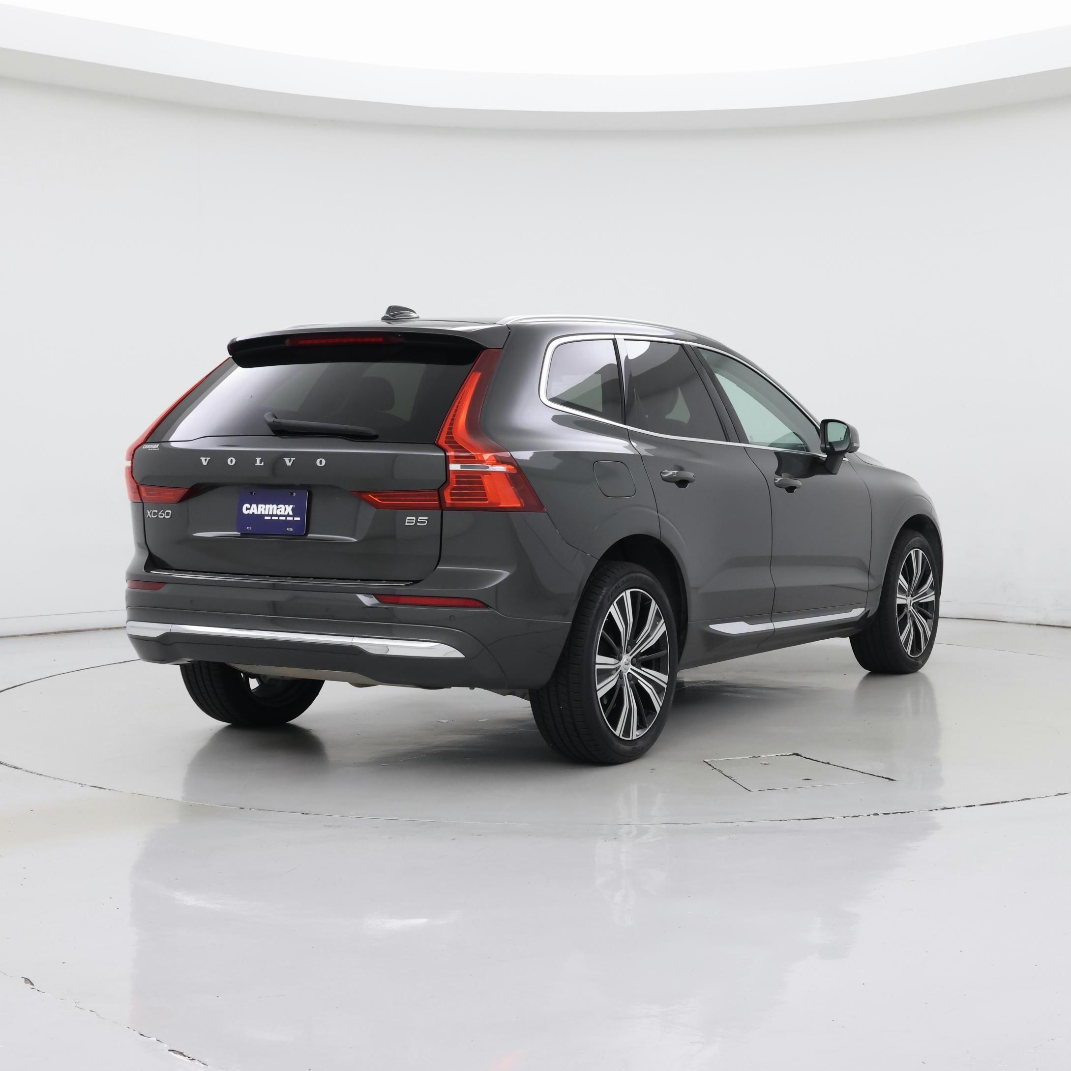 Thumbnail: 2022 Volvo XC60 - 8