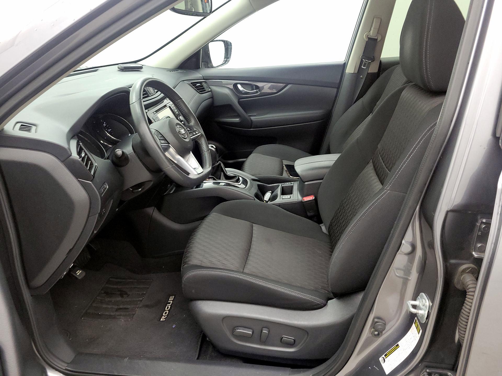 Thumbnail: 2017 Nissan Rogue - 11