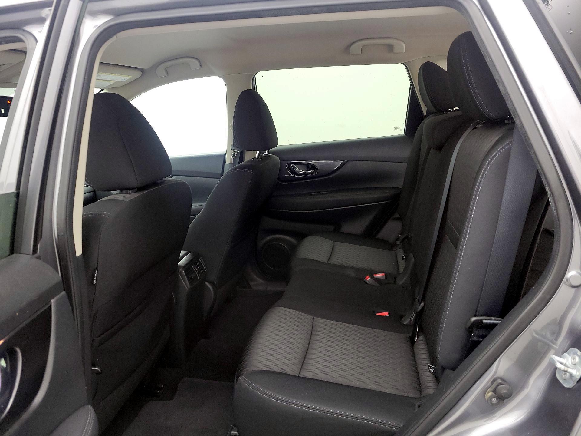 Thumbnail: 2017 Nissan Rogue - 20