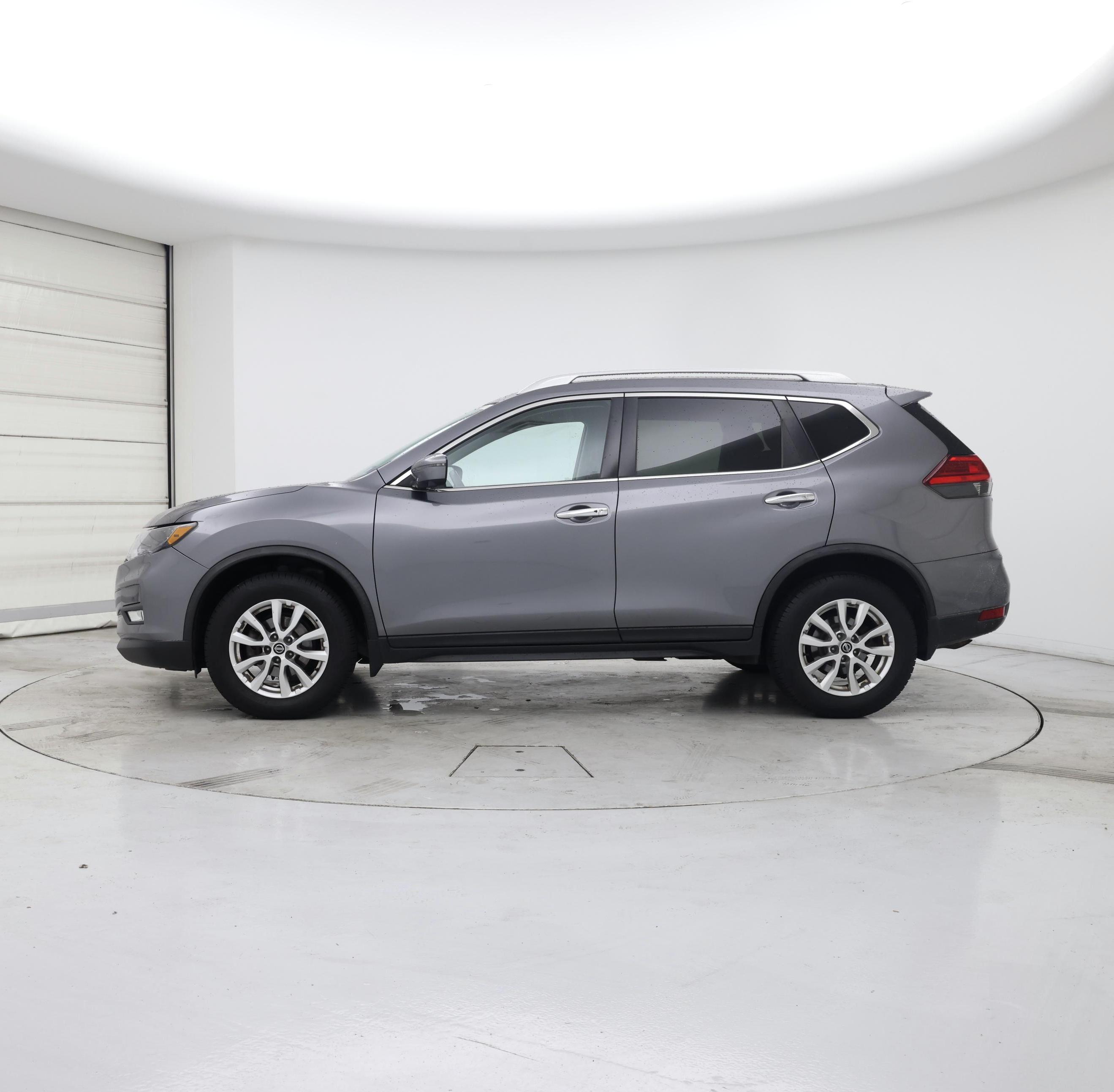 Thumbnail: 2017 Nissan Rogue - 3