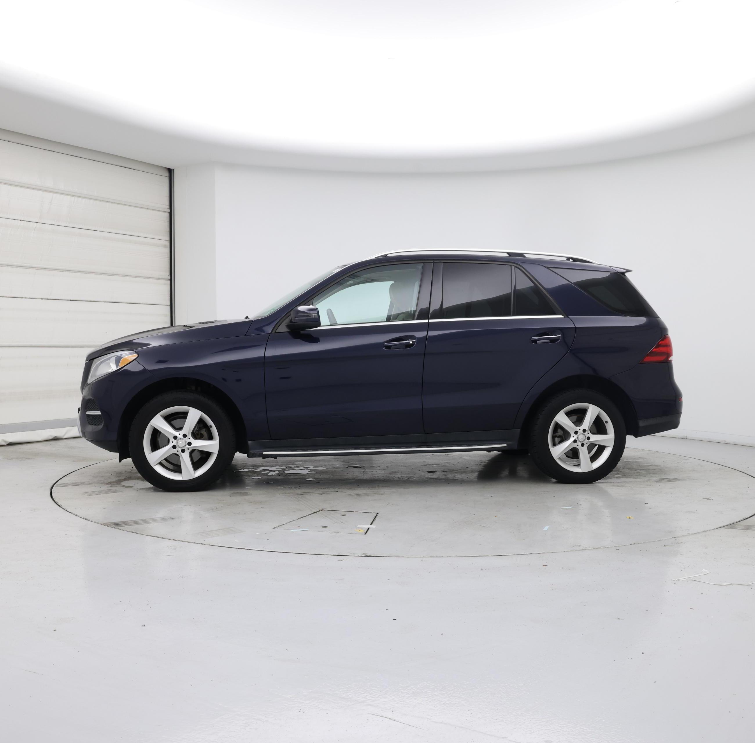 Thumbnail: 2016 Mercedes-Benz GLE - 3