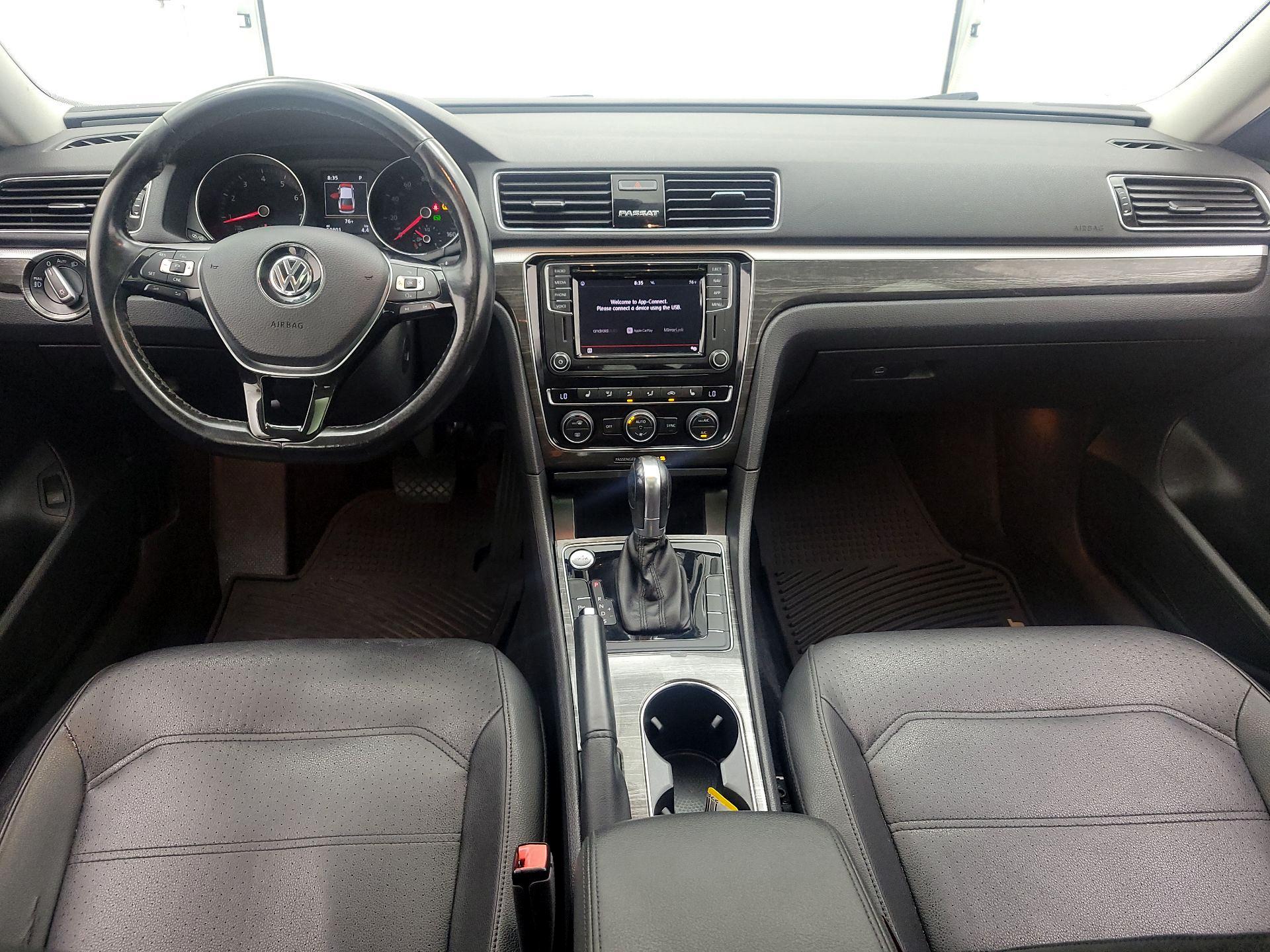 Thumbnail: 2018 Volkswagen Passat - 9