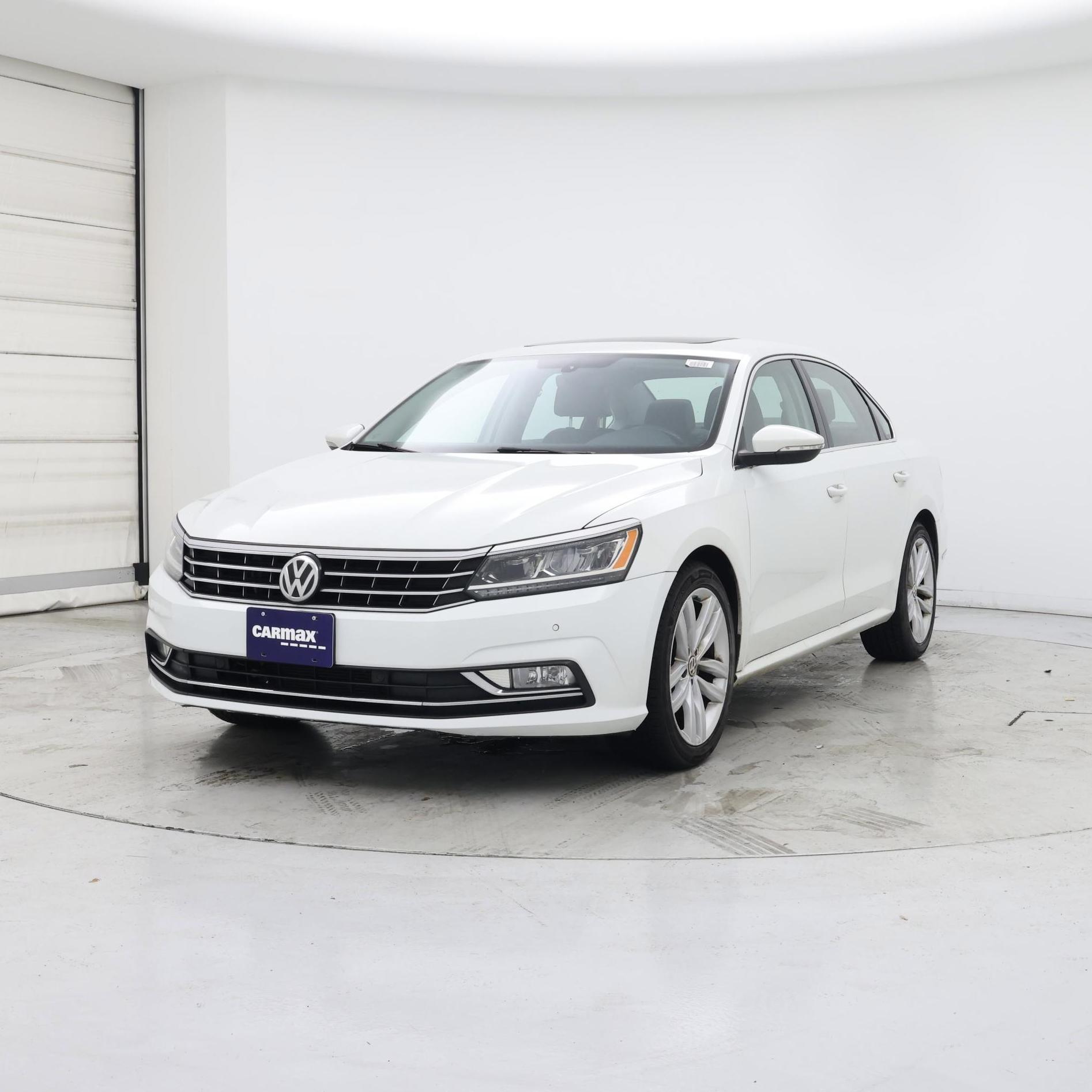 Thumbnail: 2018 Volkswagen Passat - 4