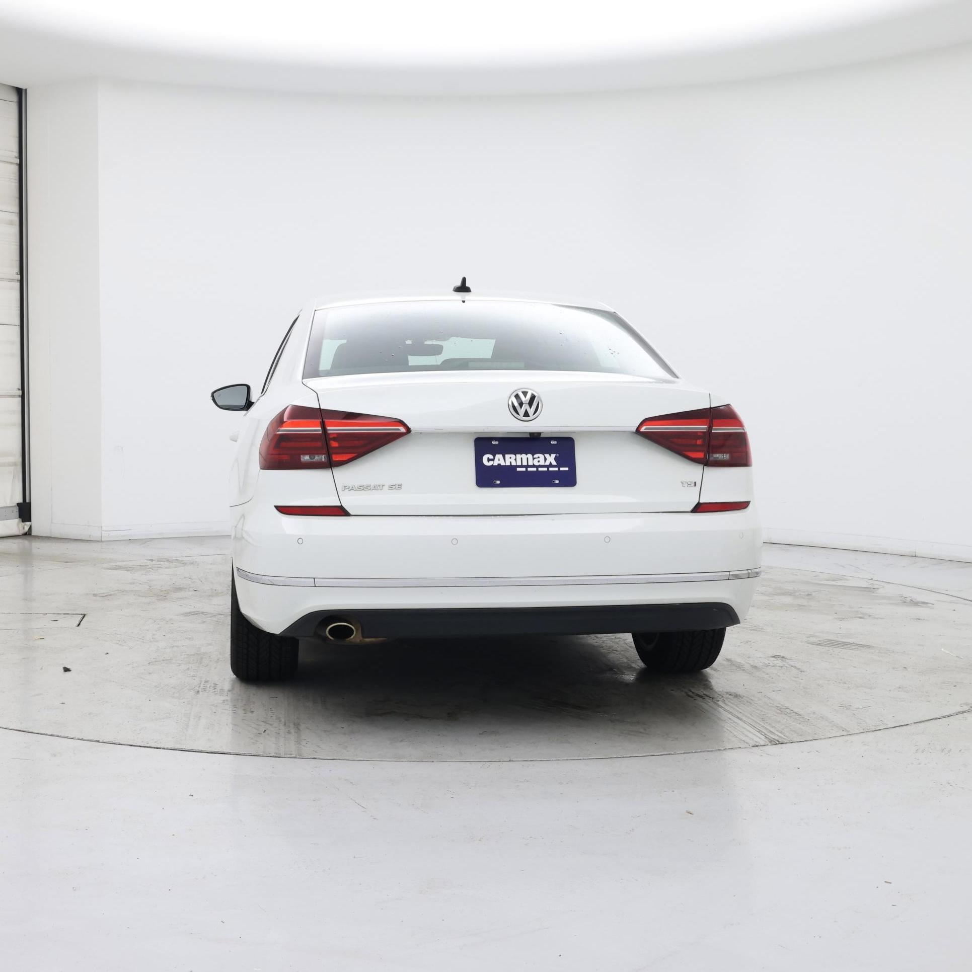 Thumbnail: 2018 Volkswagen Passat - 6