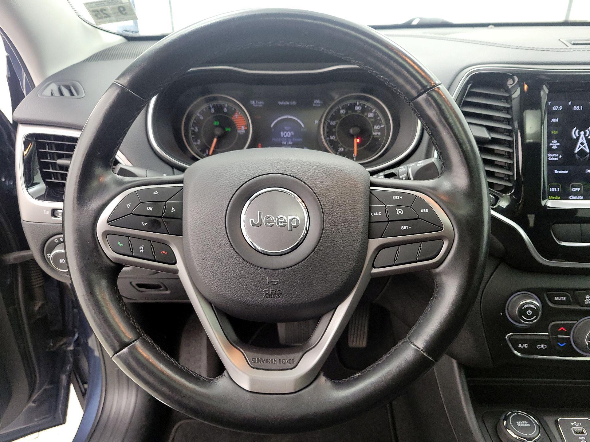 Thumbnail: 2020 Jeep Cherokee - 10