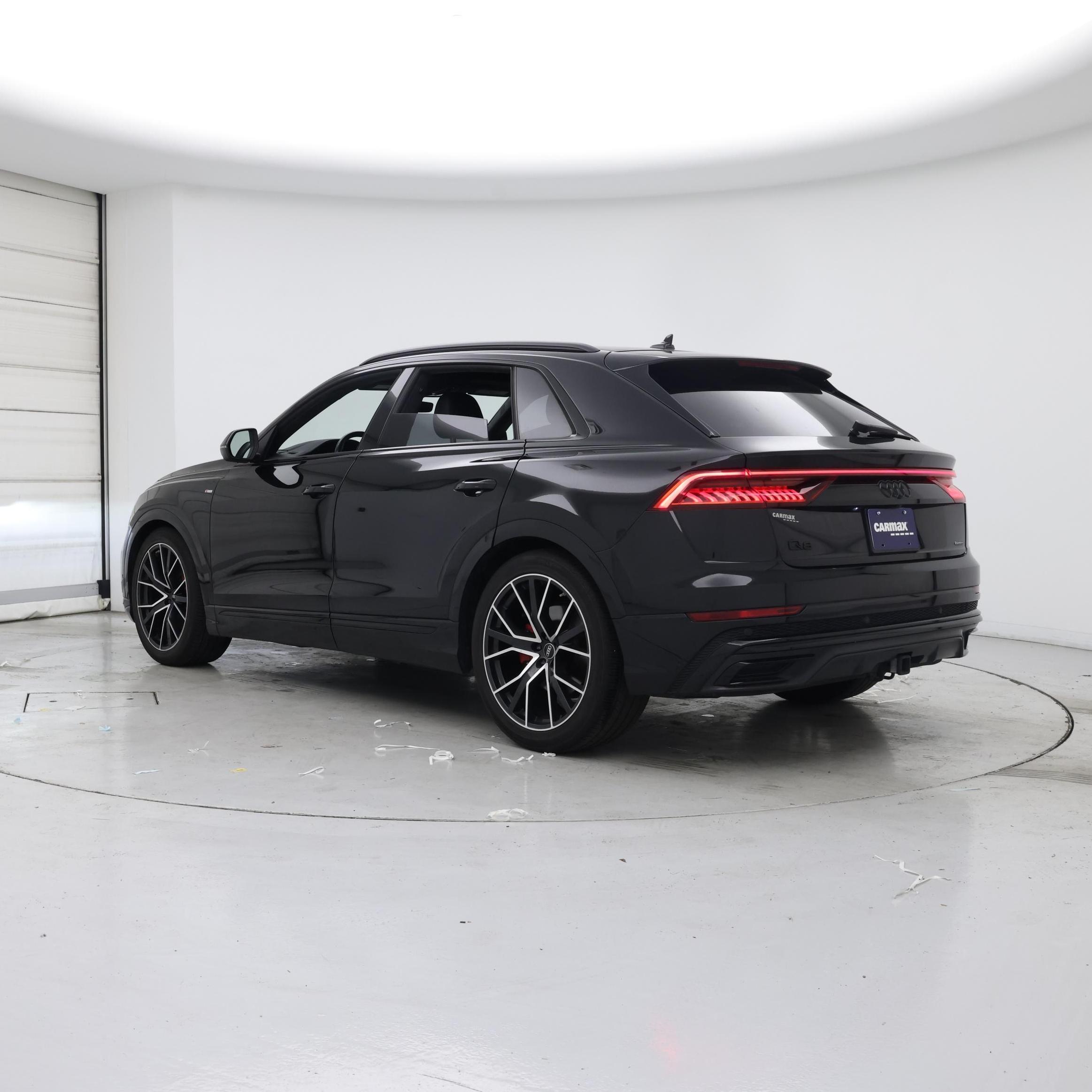 Thumbnail: 2022 Audi Q8 - 2