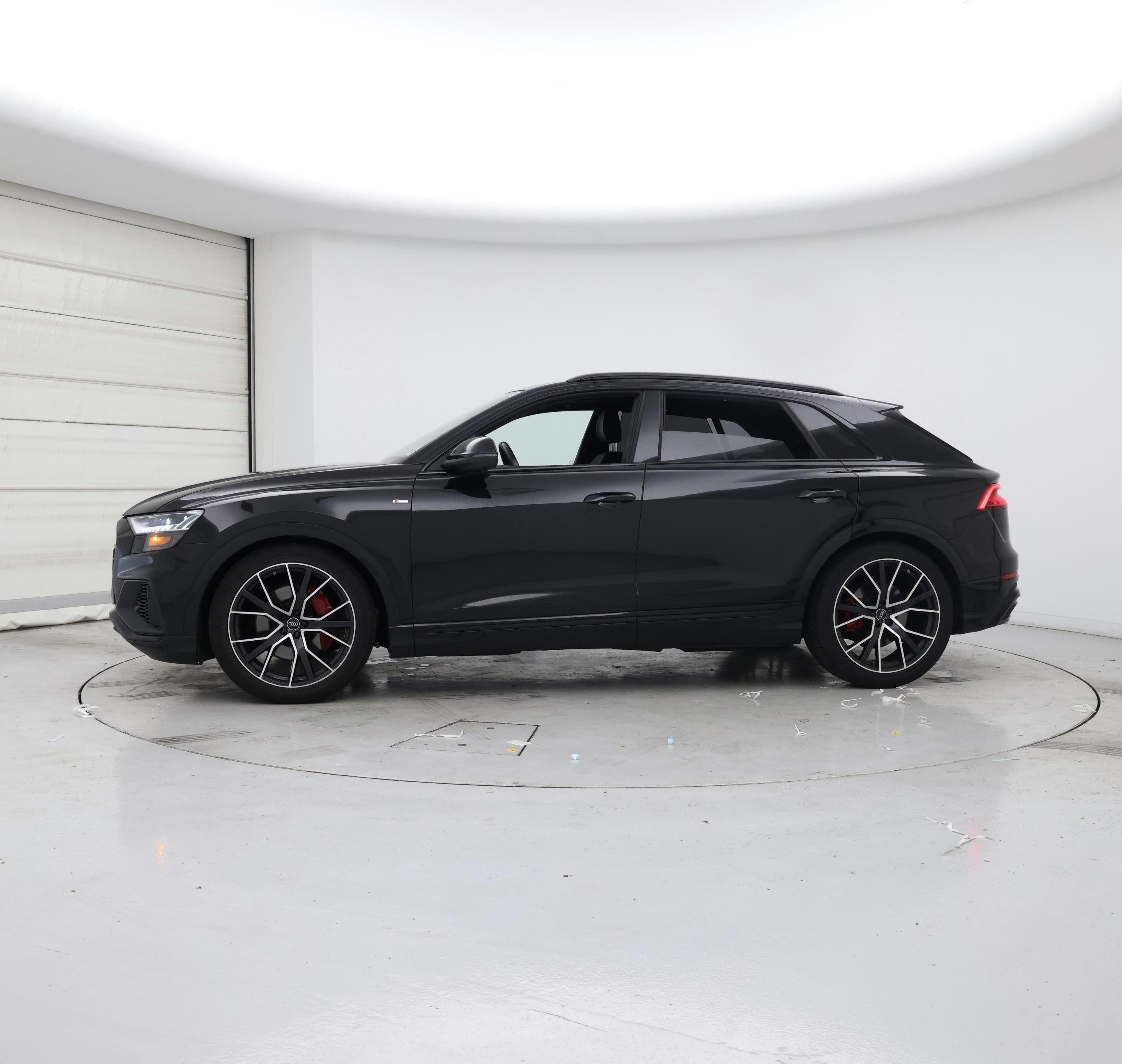 Thumbnail: 2022 Audi Q8 - 3