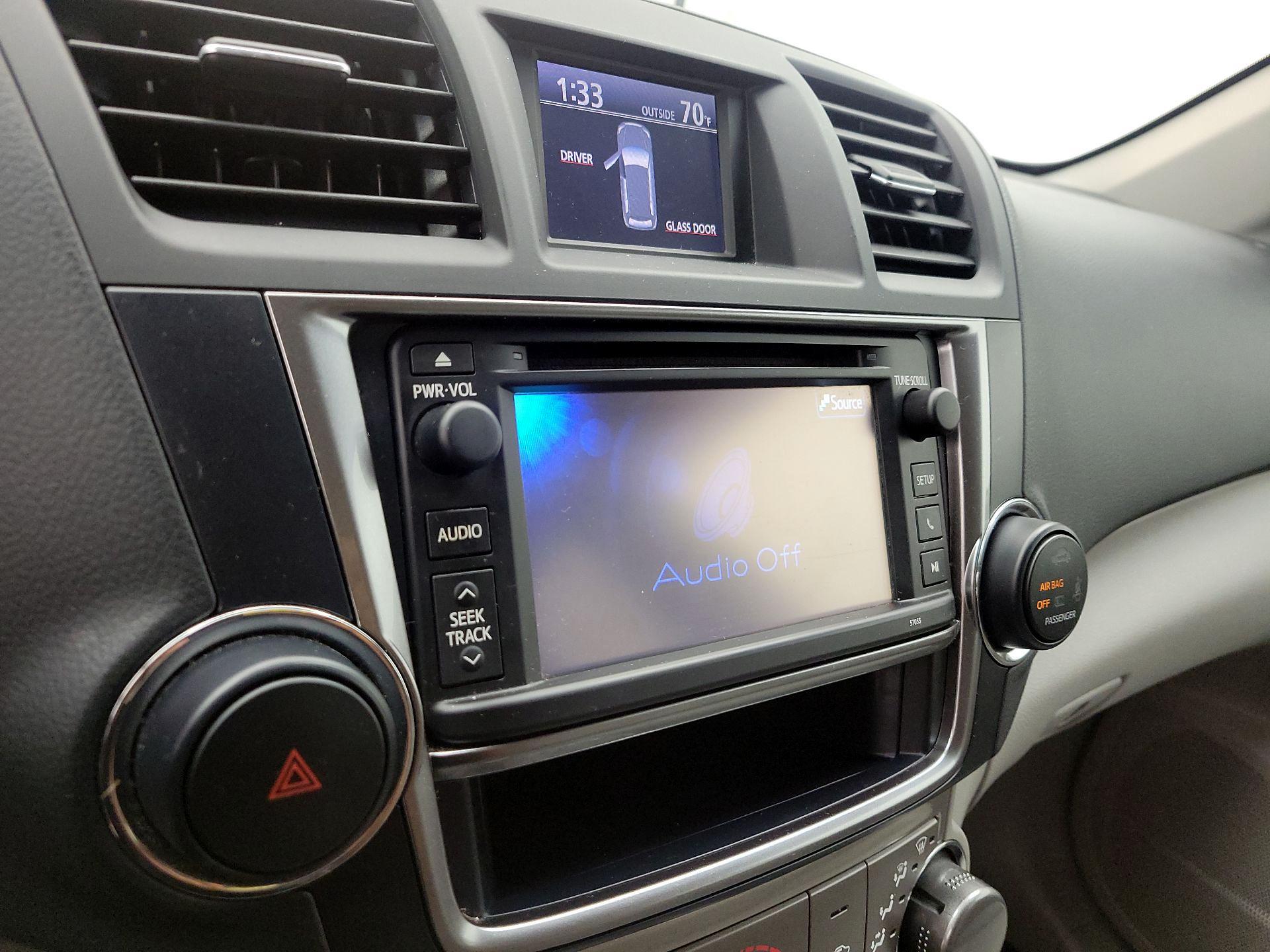 Thumbnail: 2013 Toyota Highlander - 15