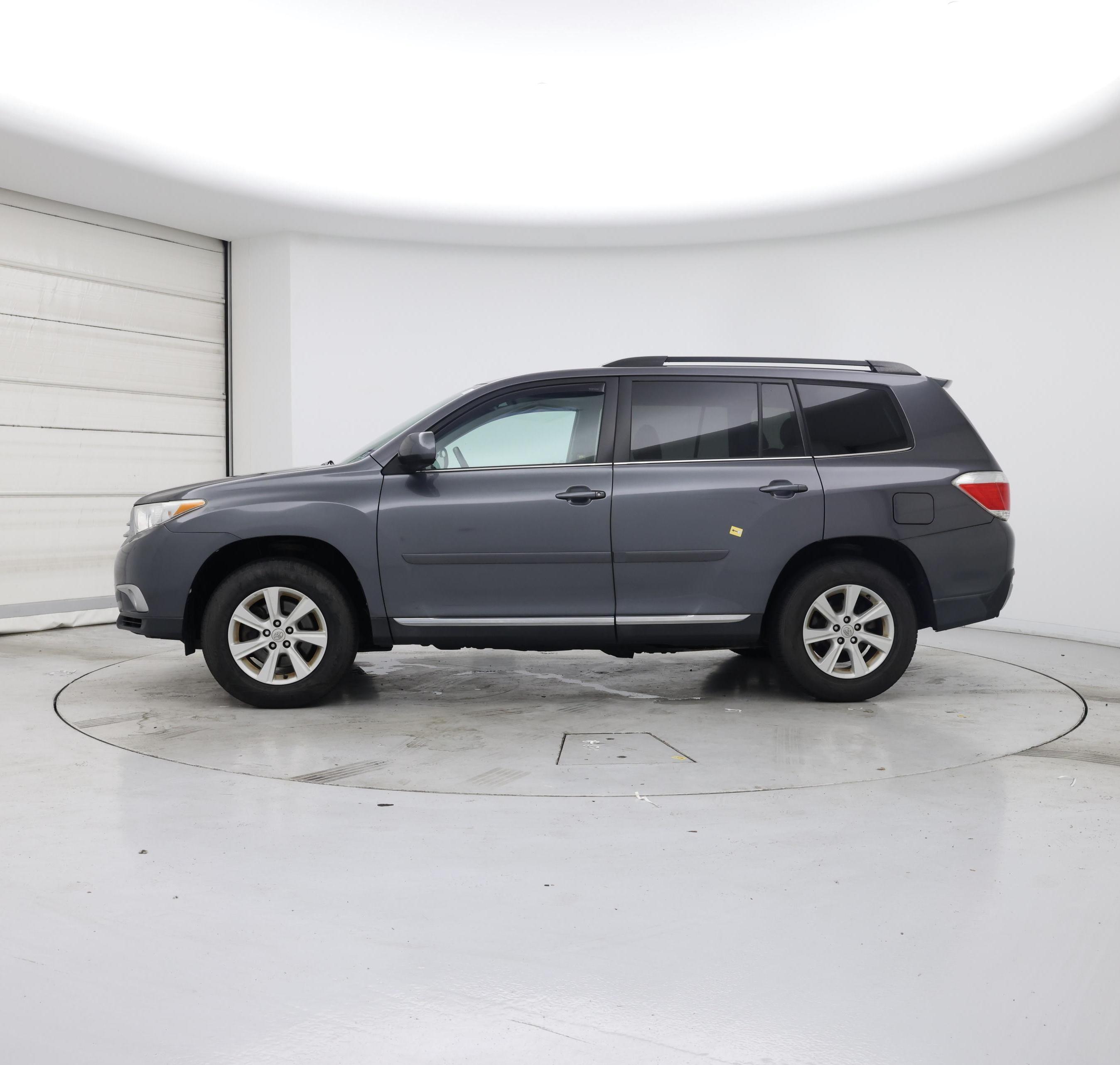 Thumbnail: 2013 Toyota Highlander - 3