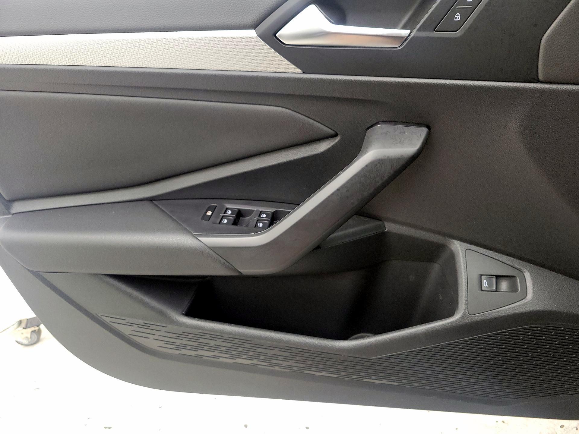 Thumbnail: 2019 Volkswagen Jetta - 12