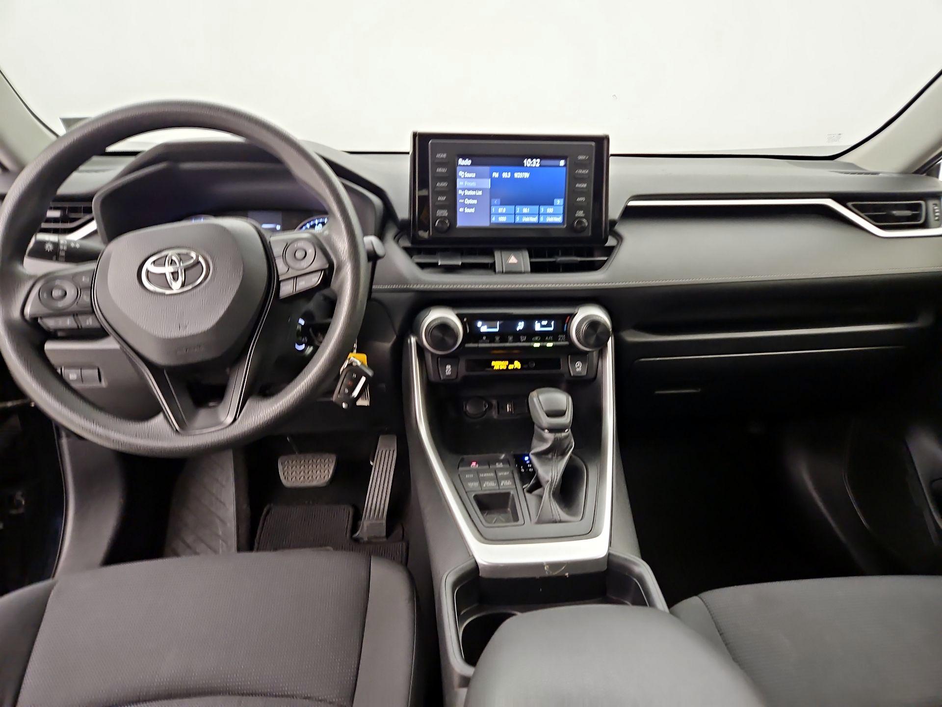 Thumbnail: 2019 Toyota RAV4 - 9