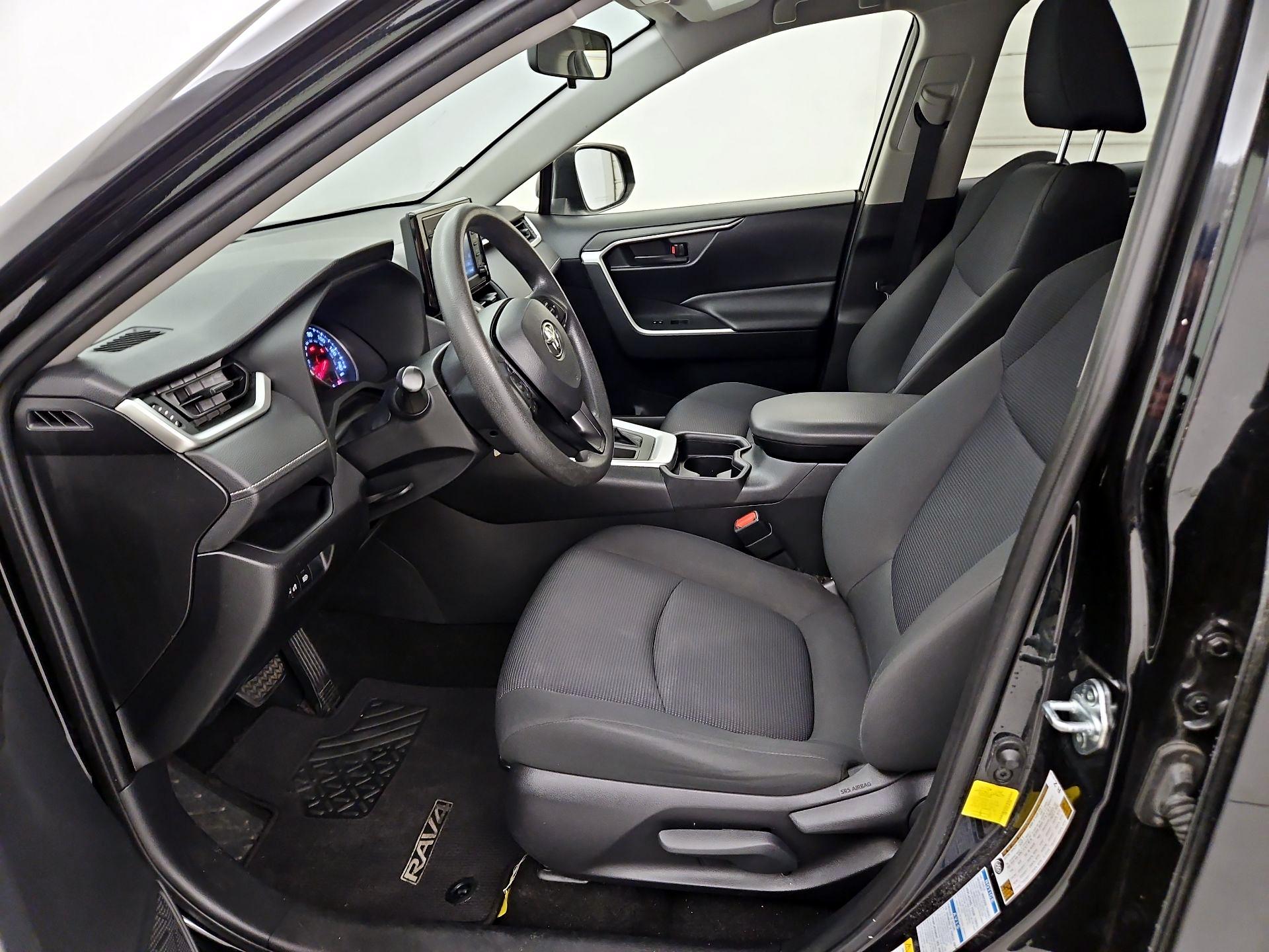 Thumbnail: 2019 Toyota RAV4 - 11
